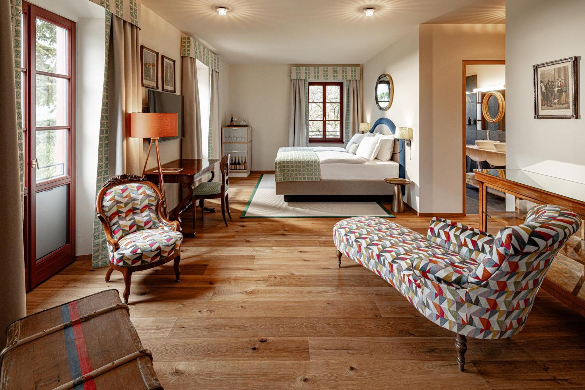 Deluxe Junior Suite,1658227963:JPEG