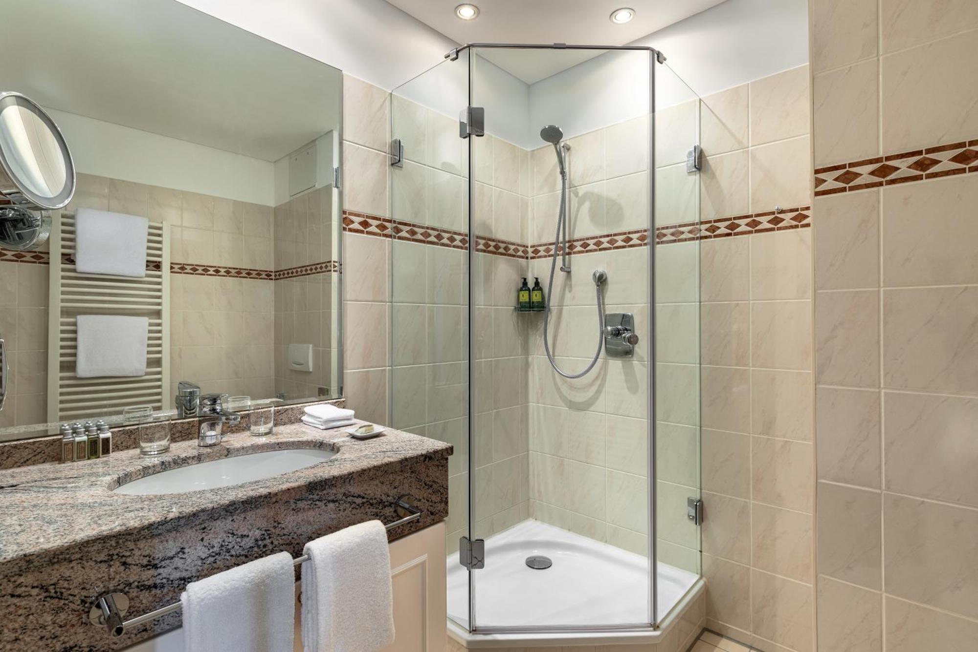 Classic Suite 1 Bedroom Suite 1 King