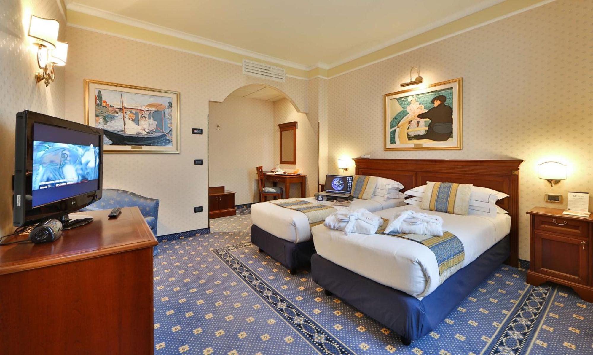 Standard Twin Room