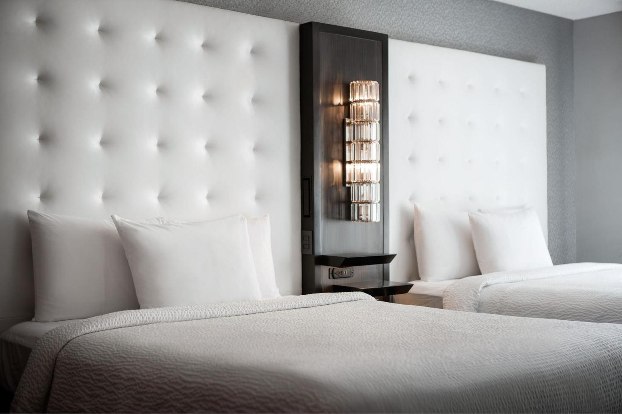 Guest Room 2 Queen Beds