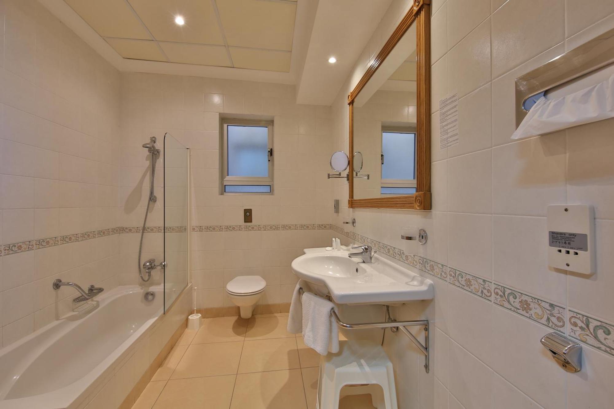 Double or Twin Room Sea View