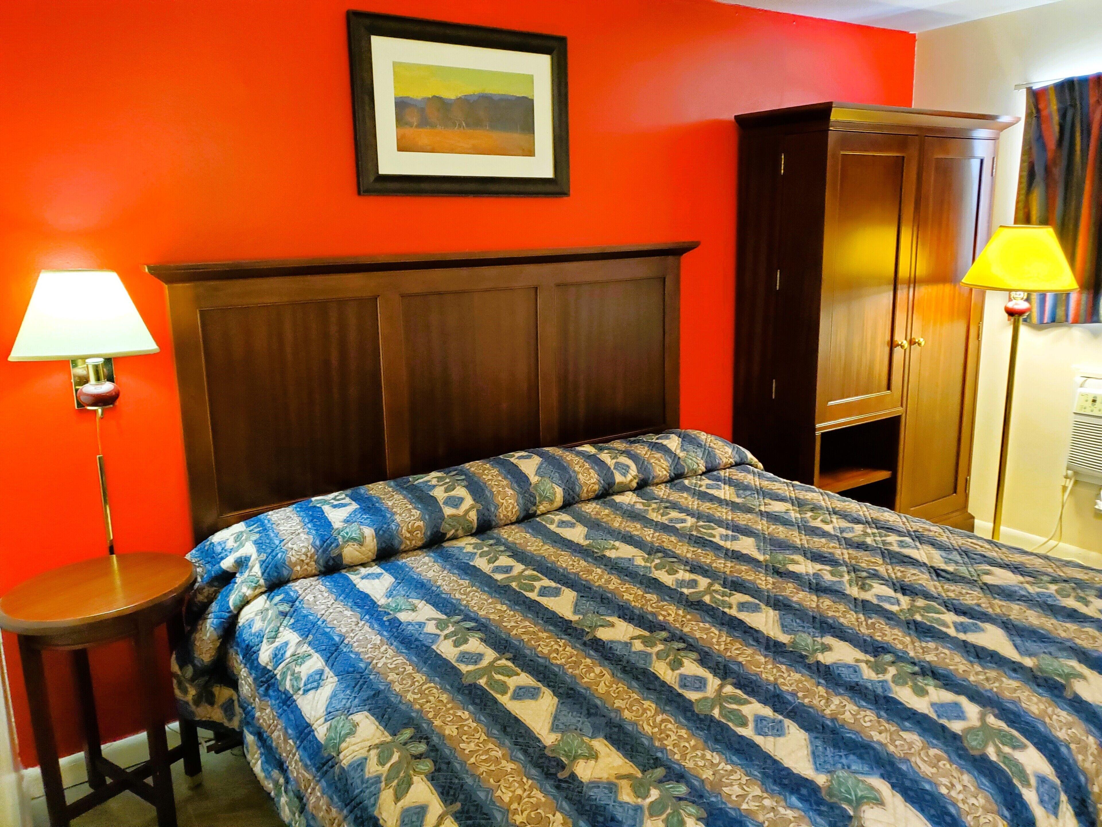 1 Queen Bed Non-Smoking