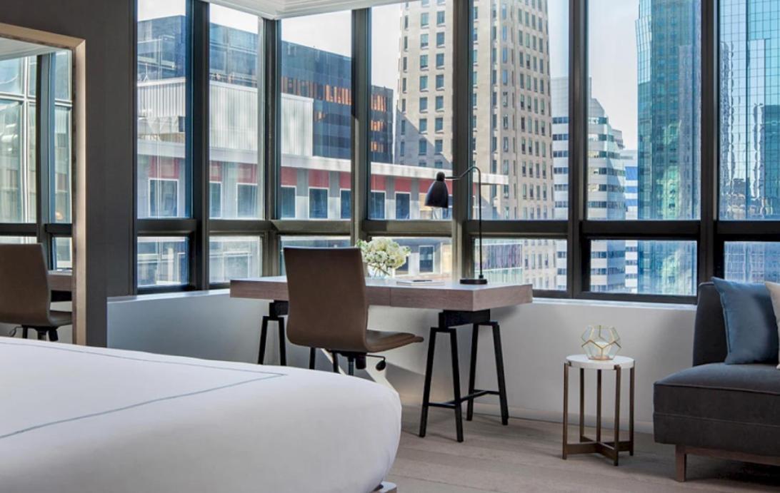 Deluxe King Suite