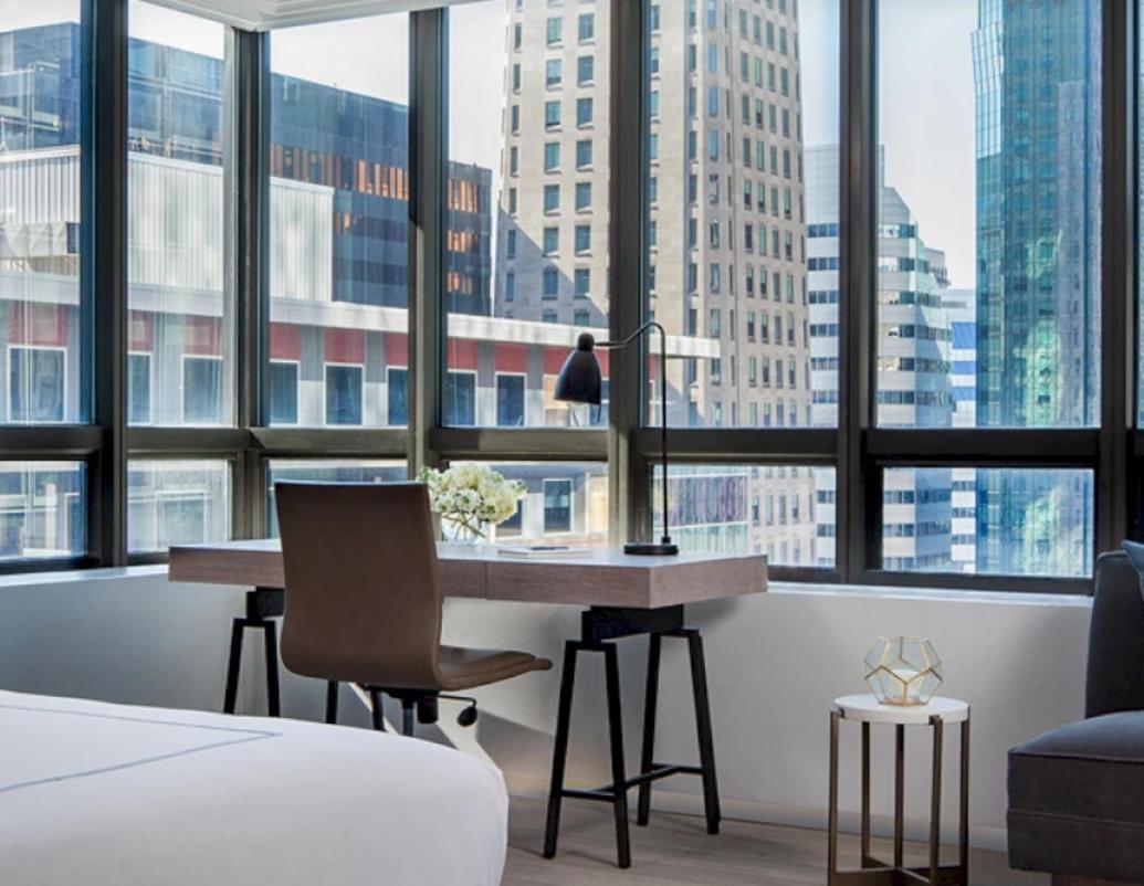 Deluxe King Suite