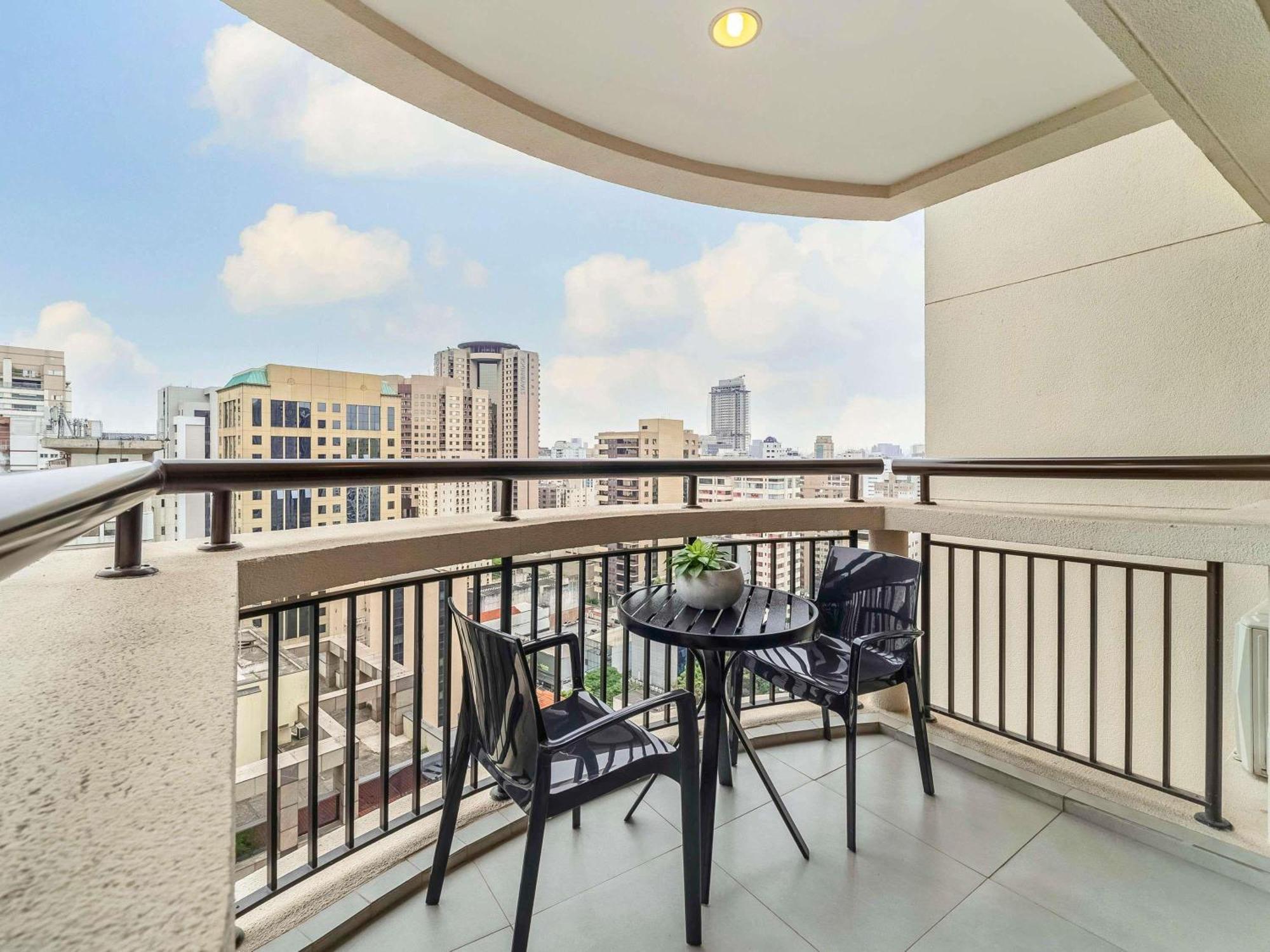 Deluxe Twin Room with Balcony