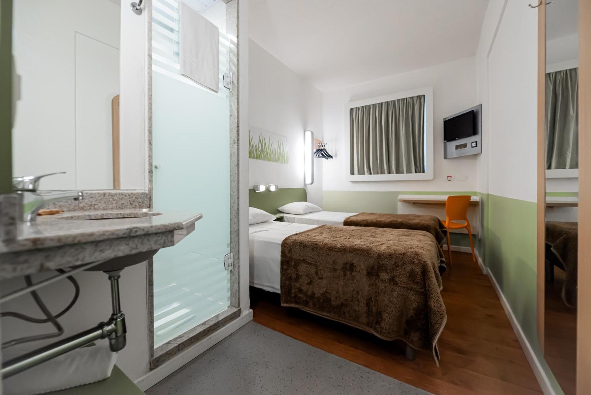 Standard Room 2 Single Beds