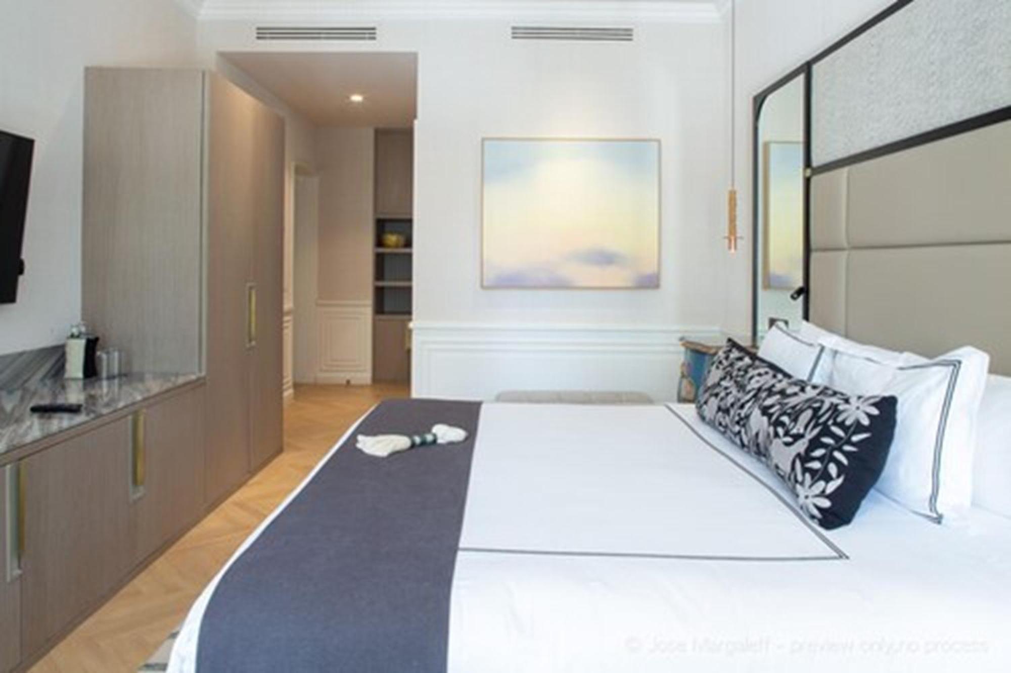 Deluxe Room King
