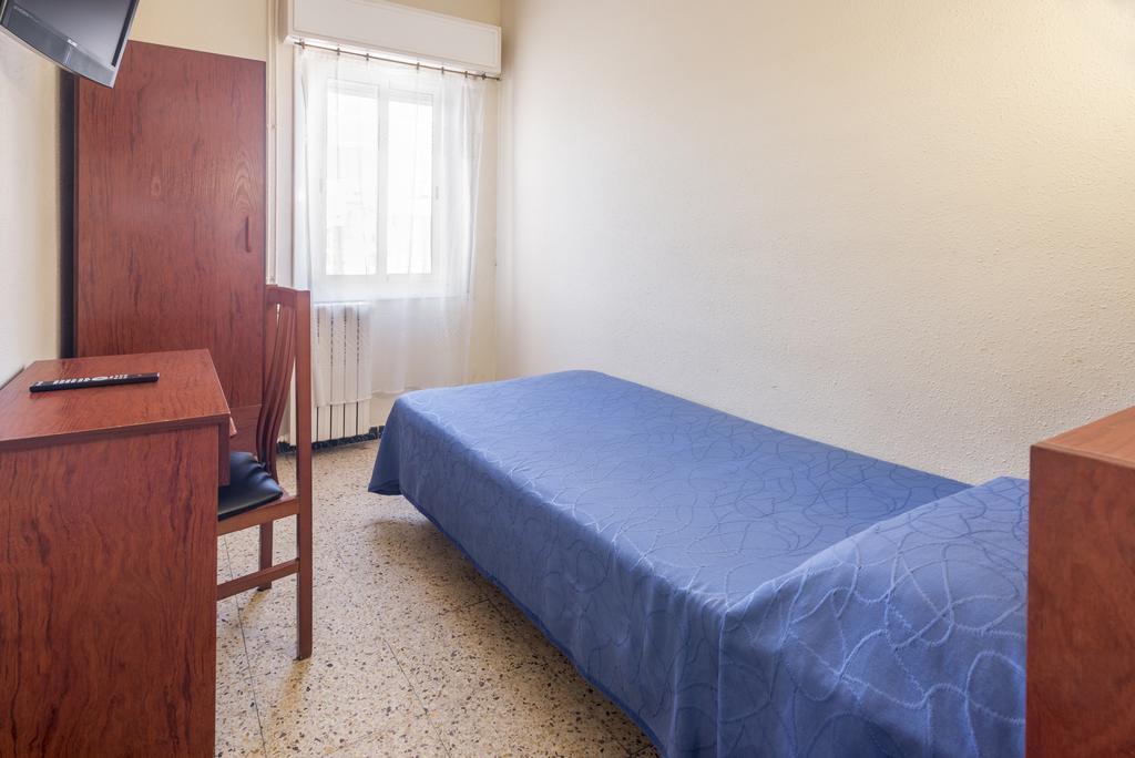 Single Room with Shared Bathroom