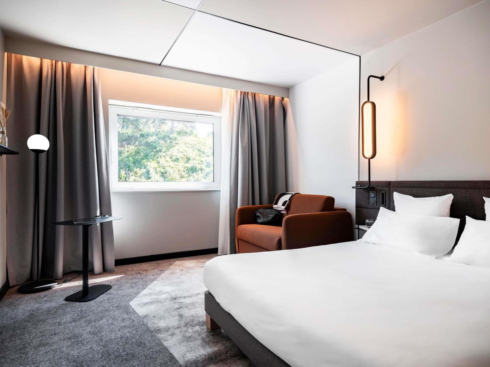 Camera Comfort con Letto Matrimoniale e Divano-Letto Singolo