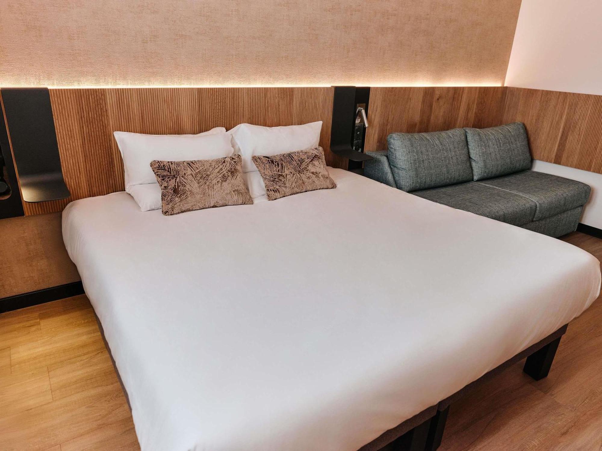 Double Room 1 Double Bed 1 Double Sofa Bed,1602953079:JPEG