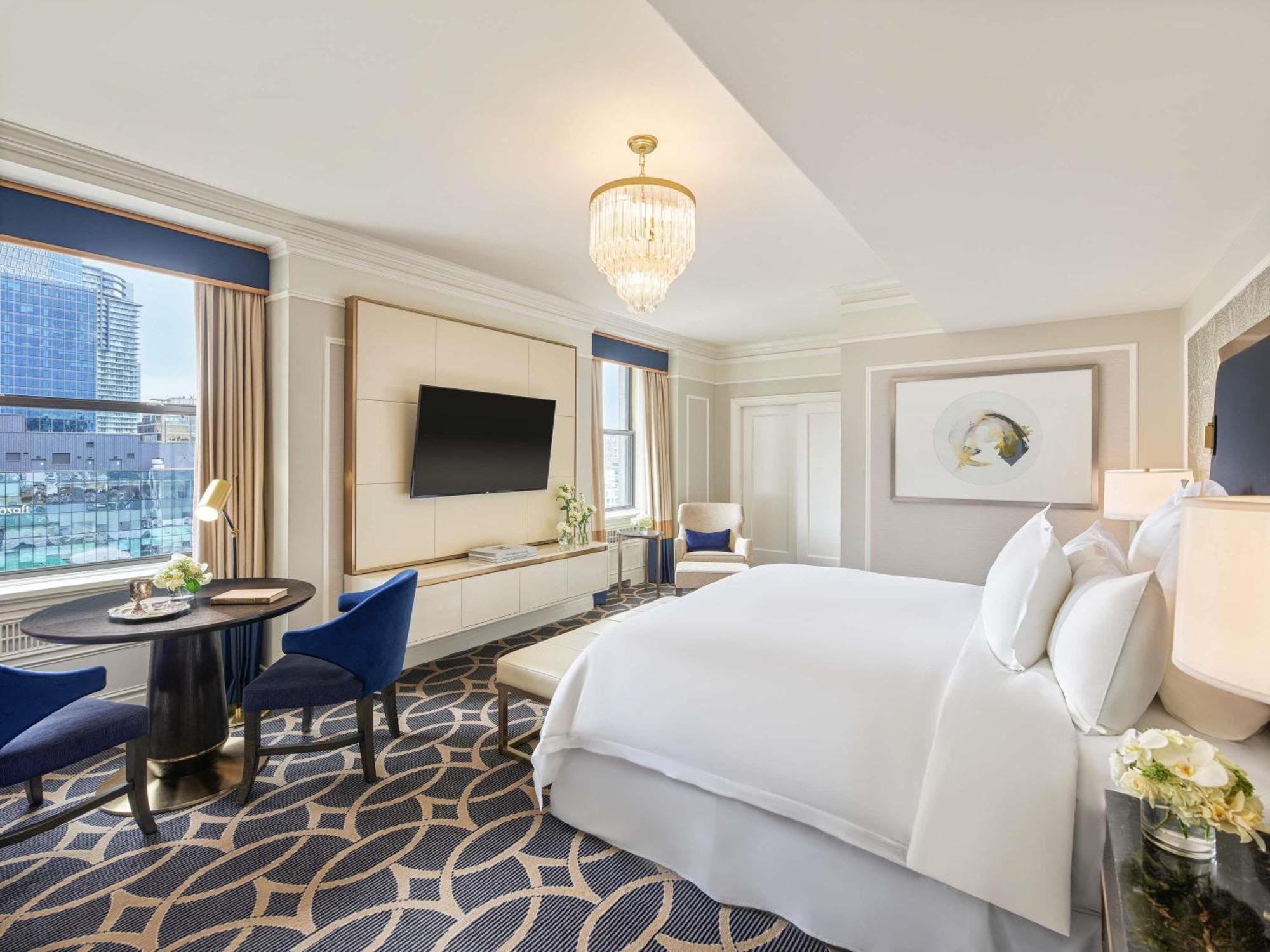 Fairmont Gold Room King Bed,1717003161:JPEG