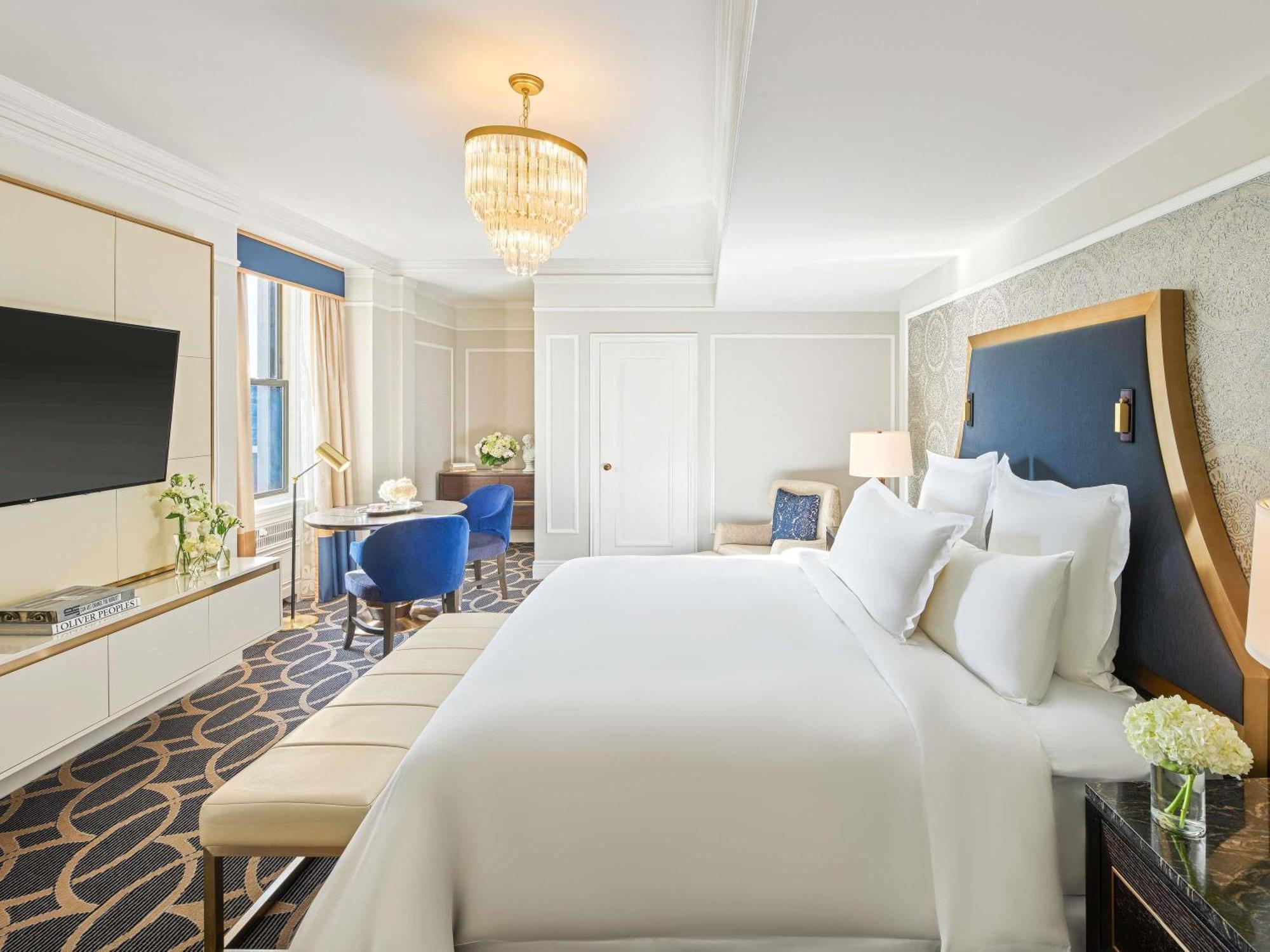 Fairmont Gold Signature King Room
