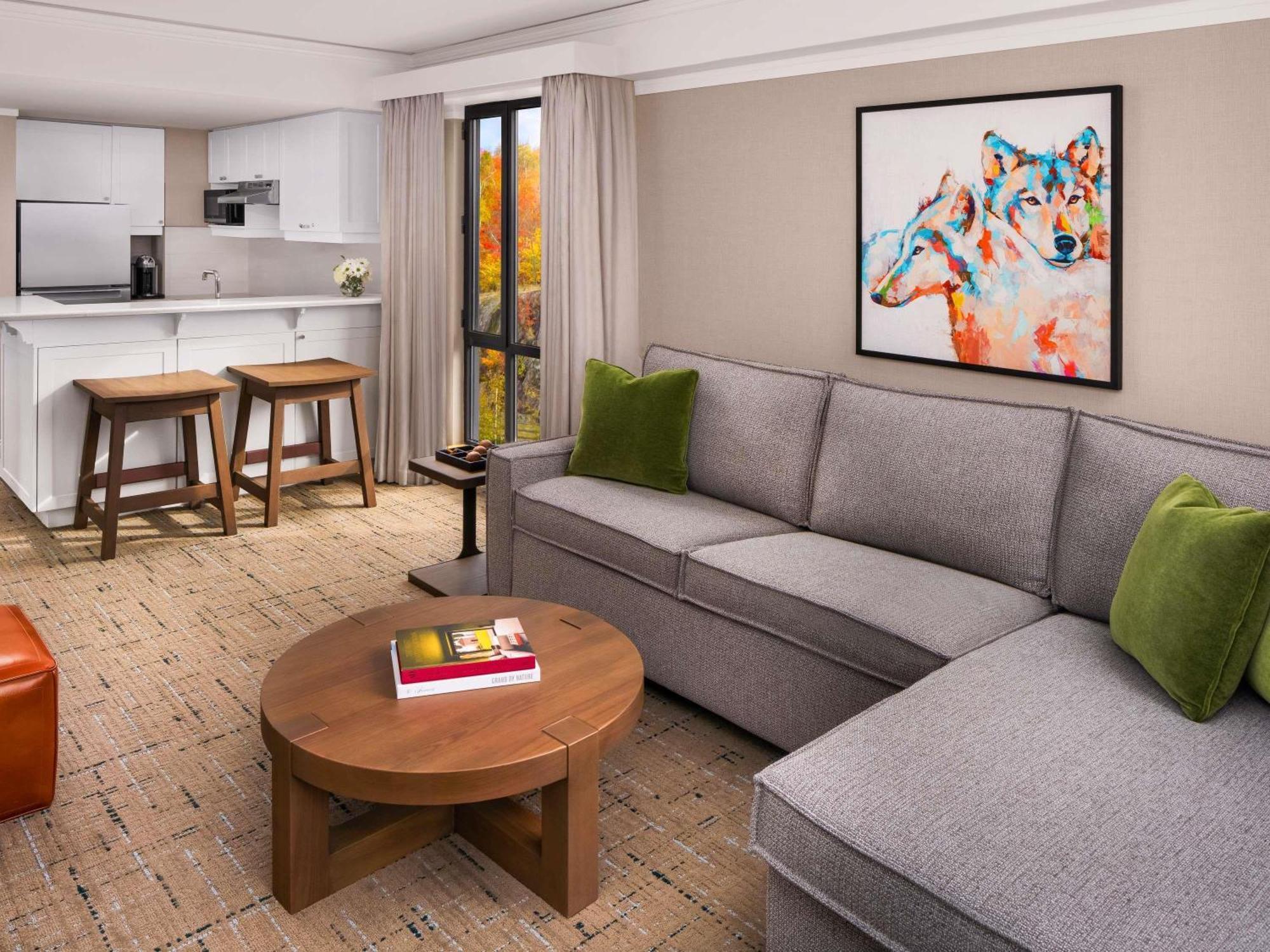 One-Bedroom Queen Residence with Village View
