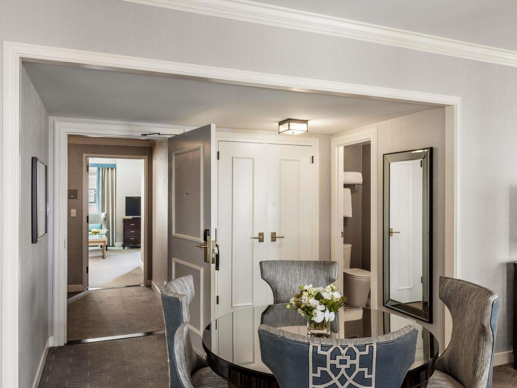 Grand One-Bedroom King Suite