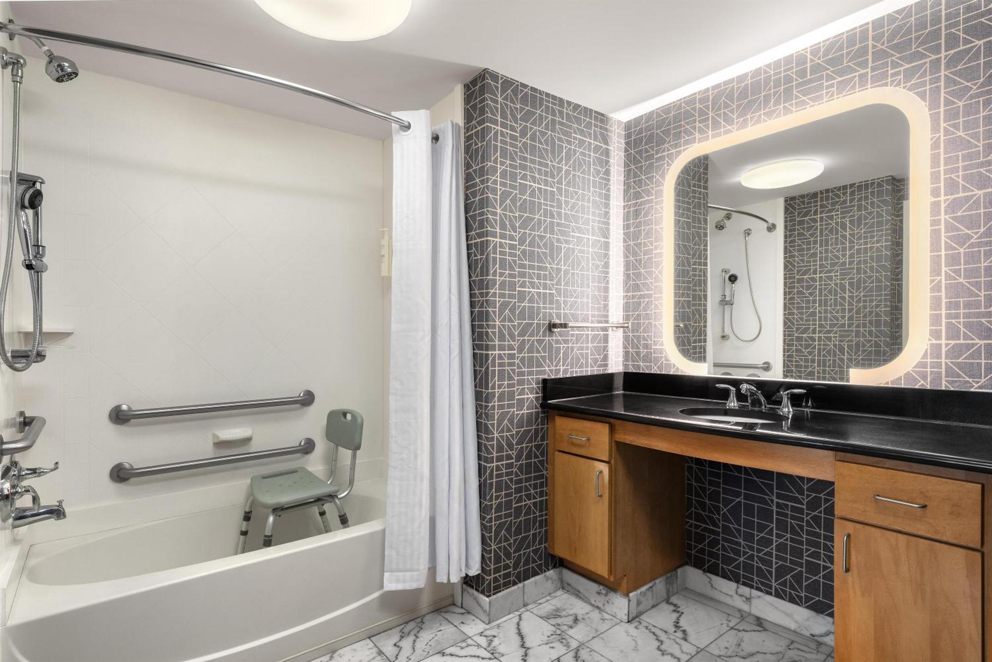 One-Bedroom King Suite Non-Smoking