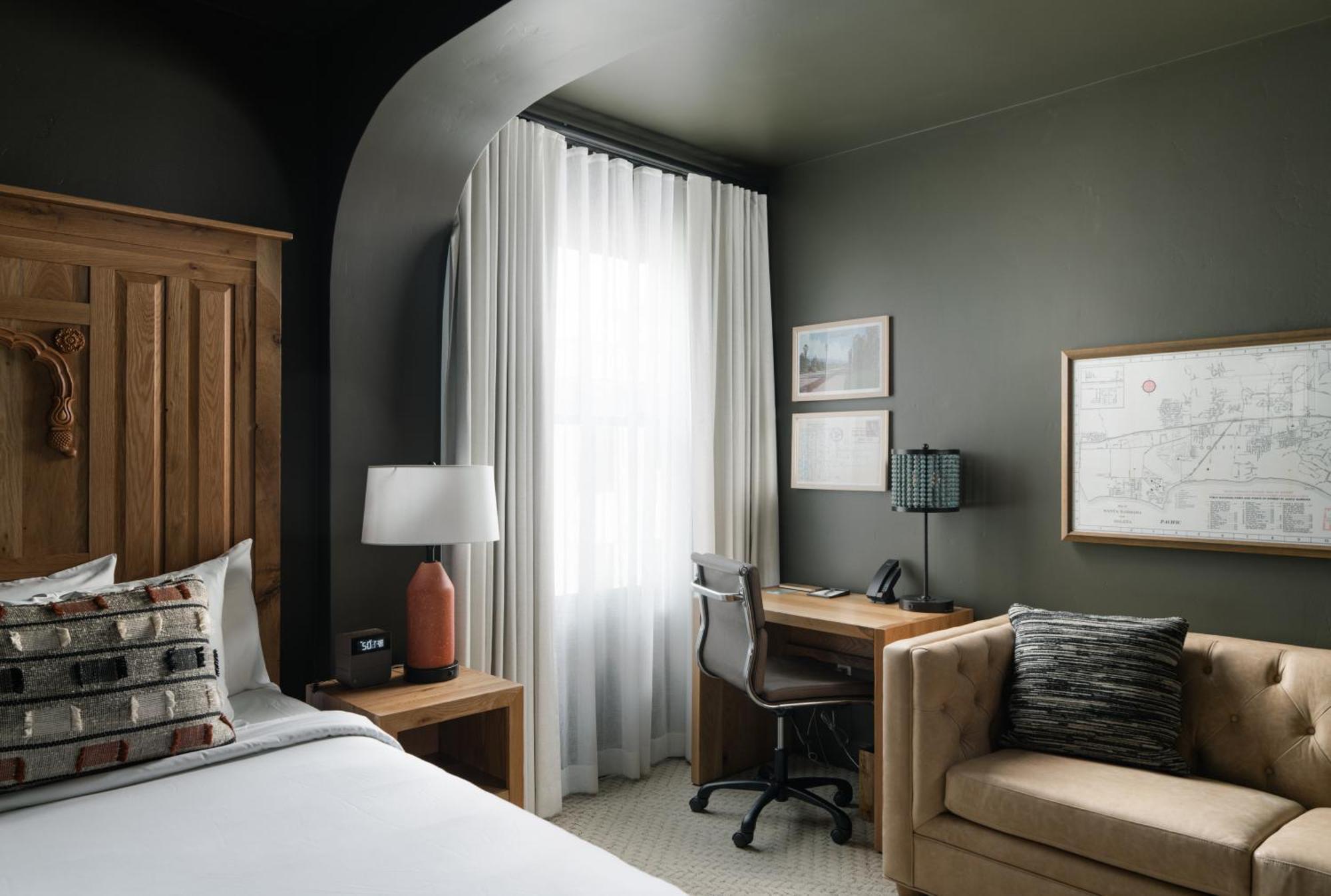 Deluxe Queen Room,1717041803:JPEG