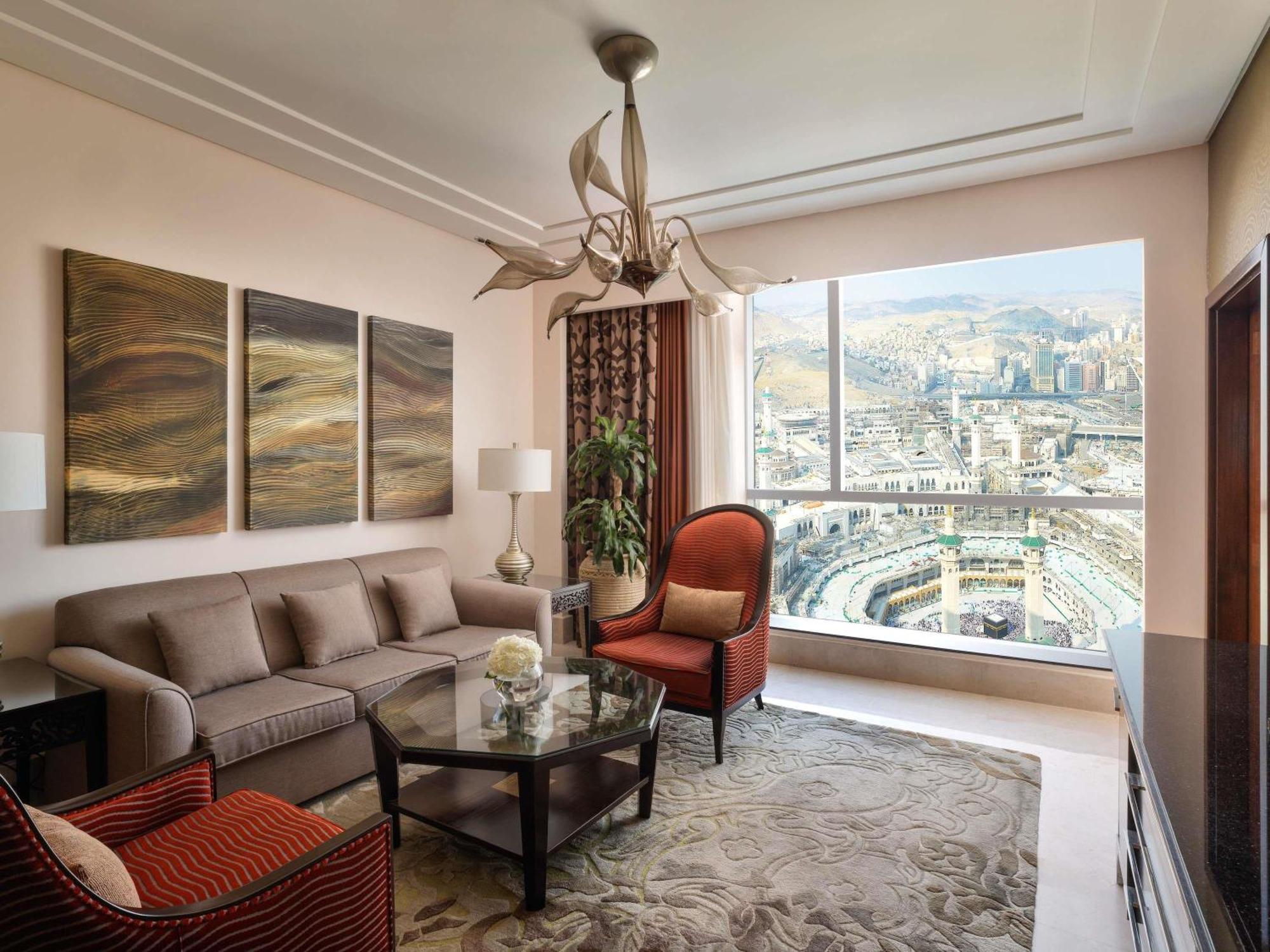 Fairmont Gold Junior King Suite Kaaba