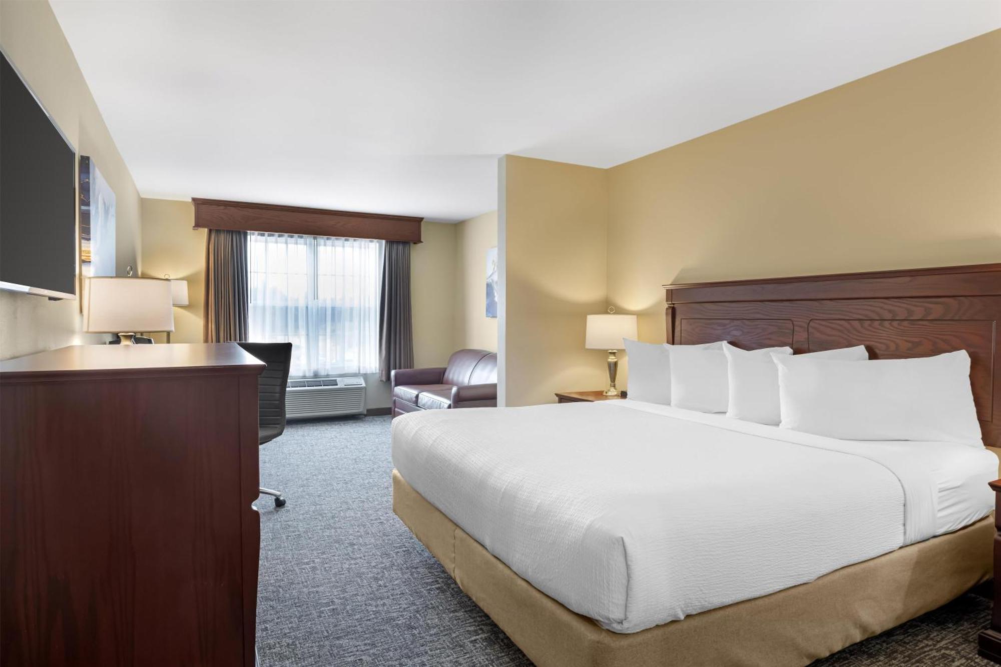 King Suite with Sofa Bed and Fireplace - Non-Smoking