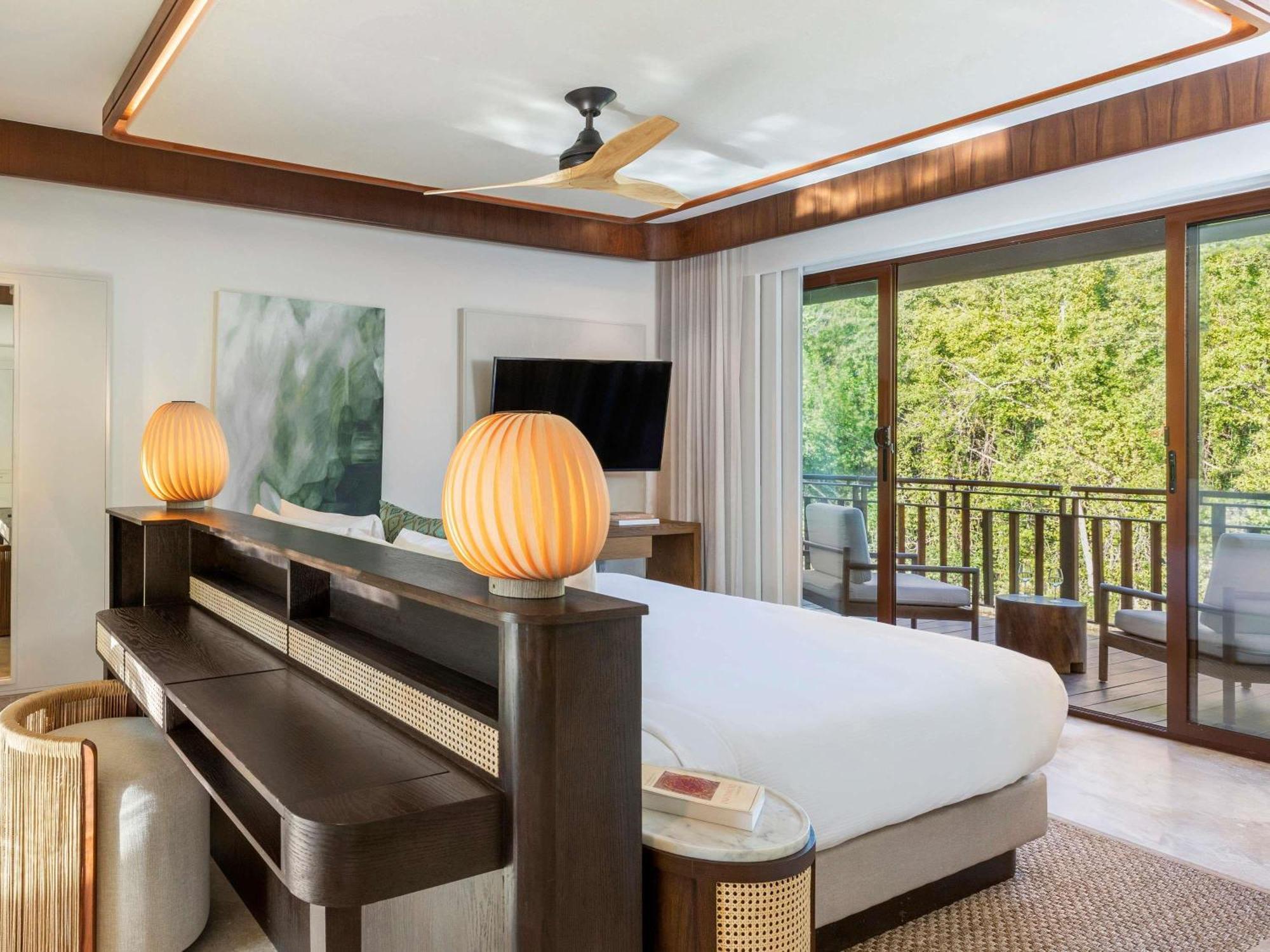 Signature King Casita Soaking Tub Lagoon View,1742754203:JPEG