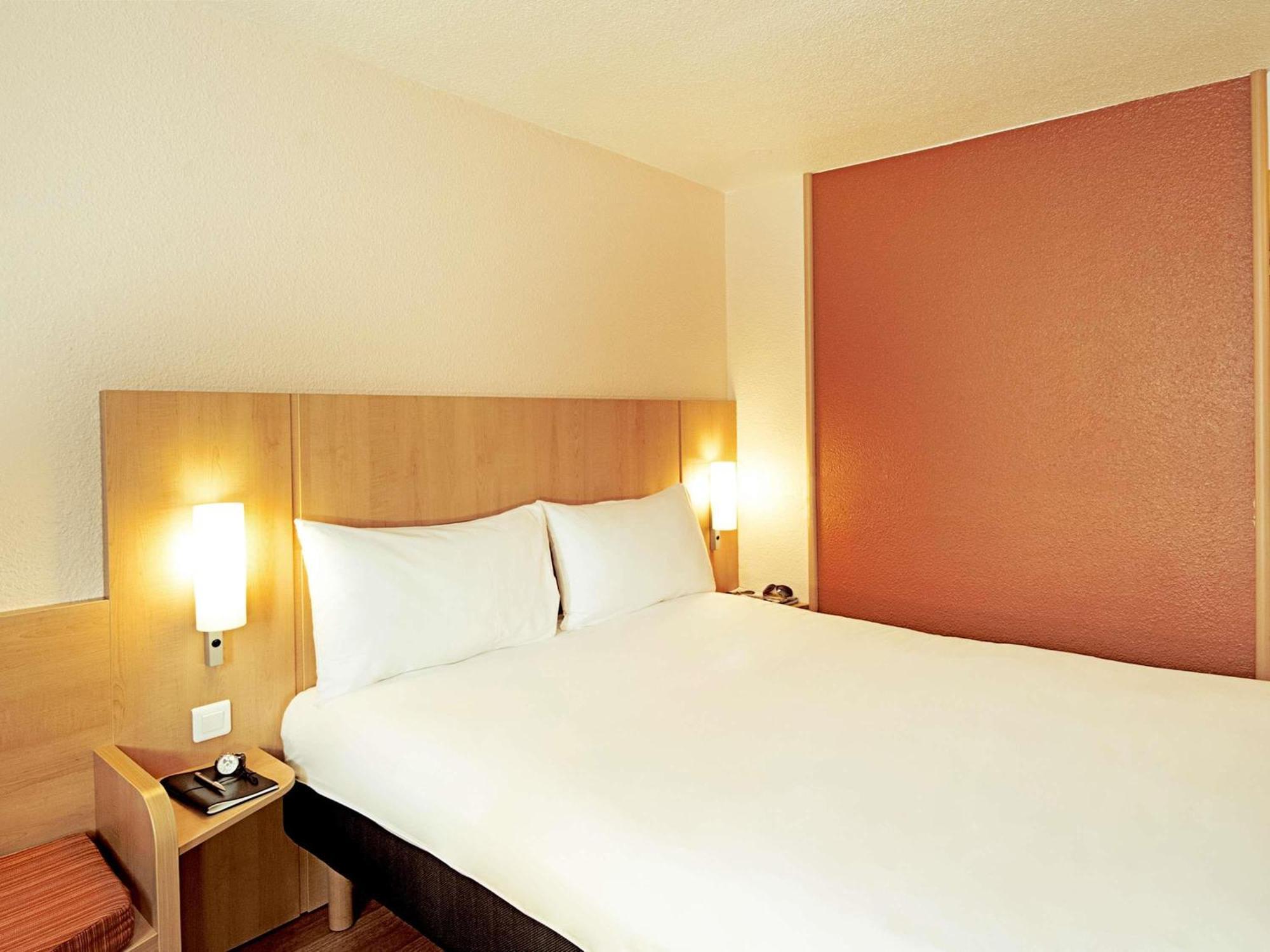 Standard Room One Double Bed One Single Bed,1756530822:JPEG