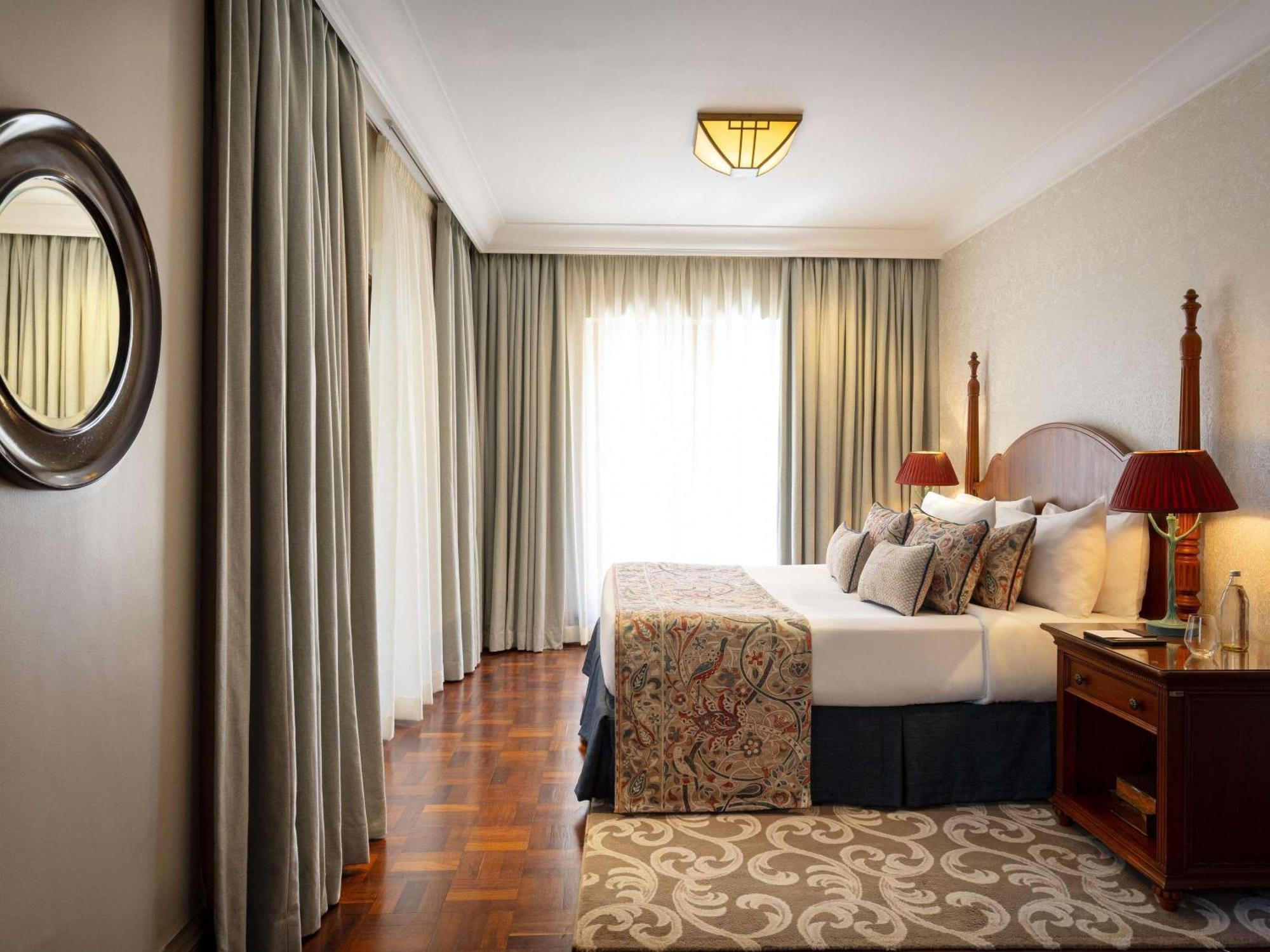 Fairmont King Suite