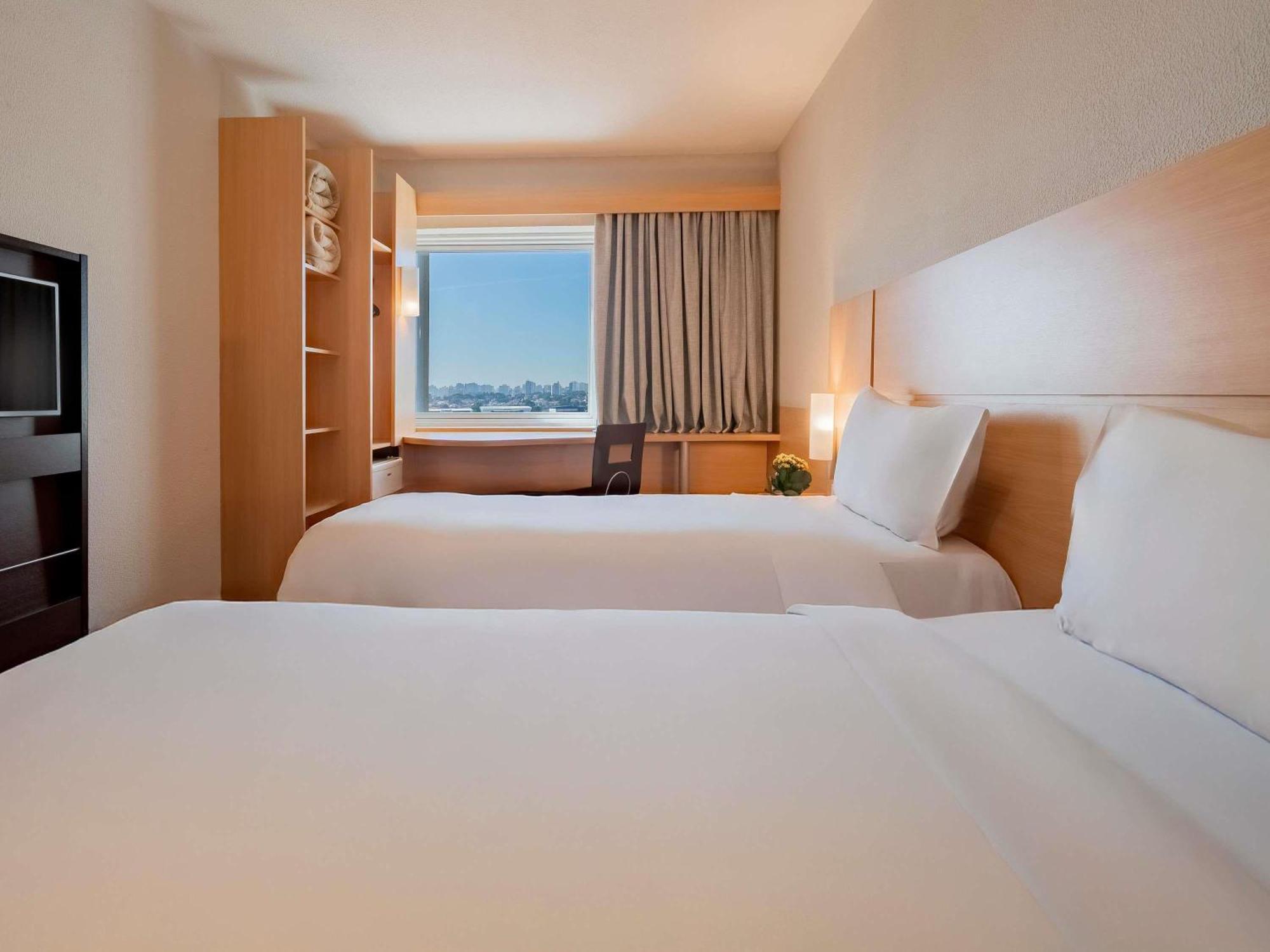 Standard Room with Two Single Beds