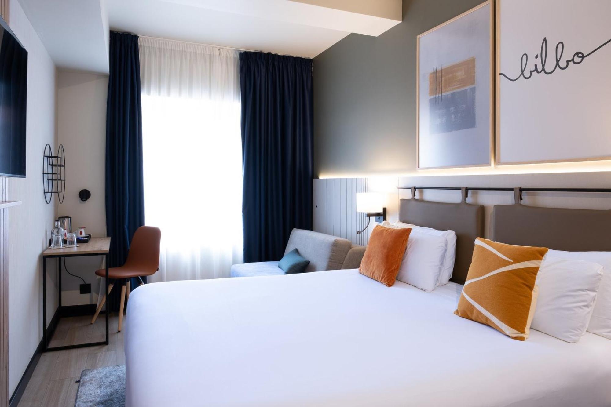 Grand Queen Room