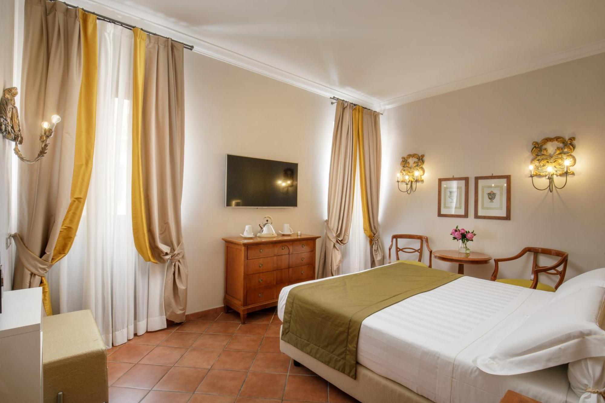 Superior Double or Twin Room Via dei Greci 23