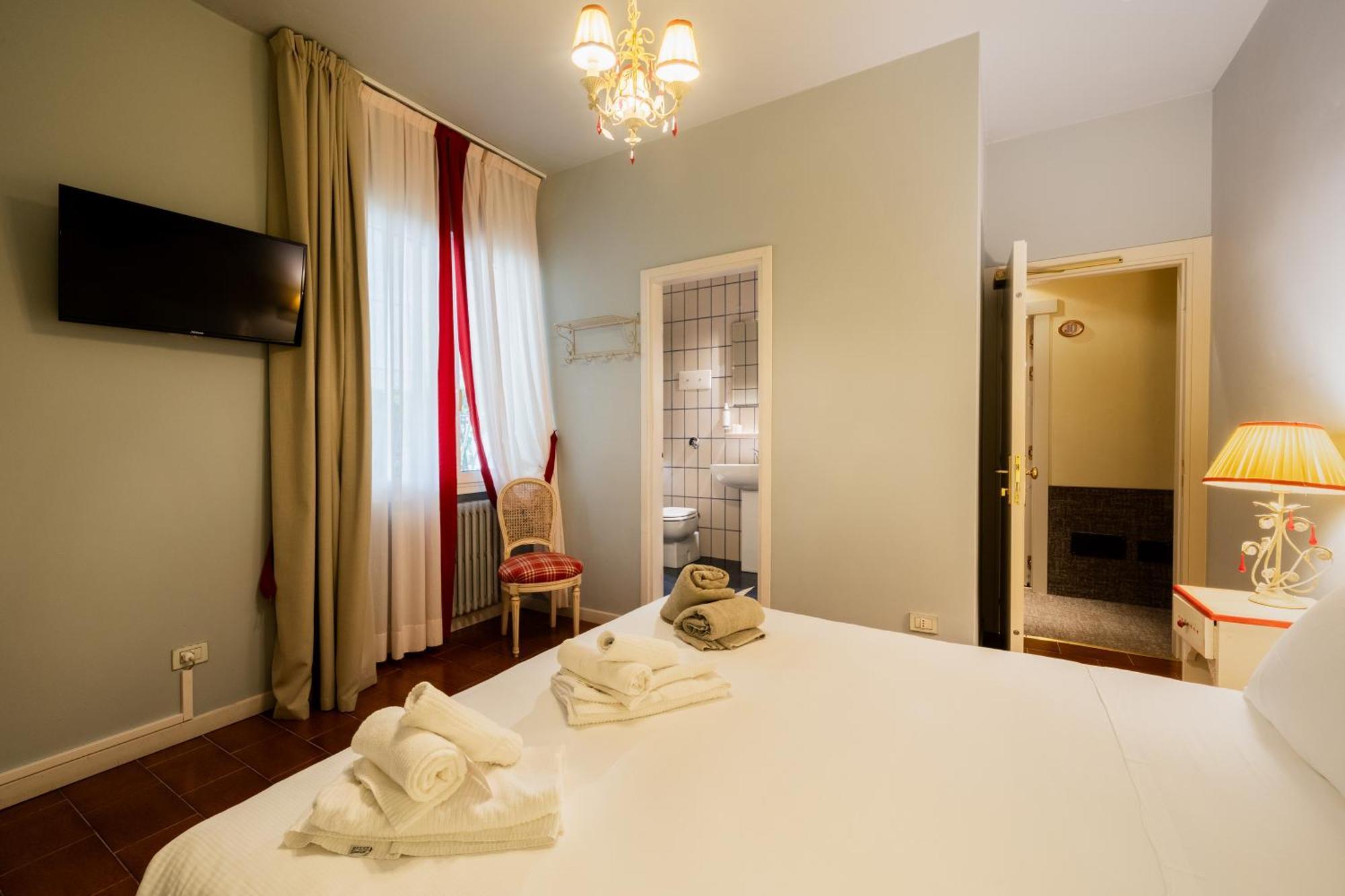 Basic Double Room without Balcony,1722918164:JPEG