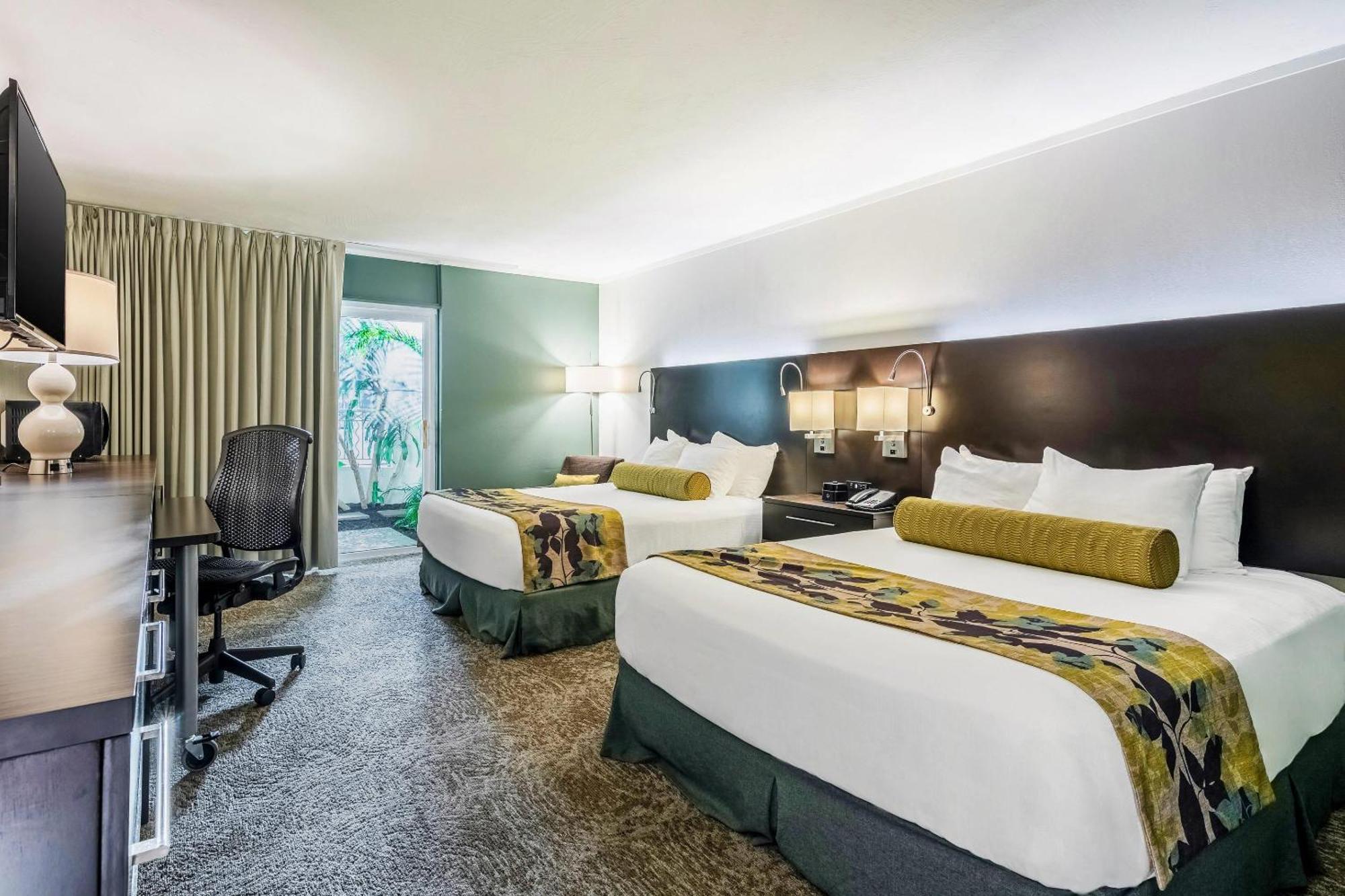 Queen Room with Two Queen Beds - Non-Smoking