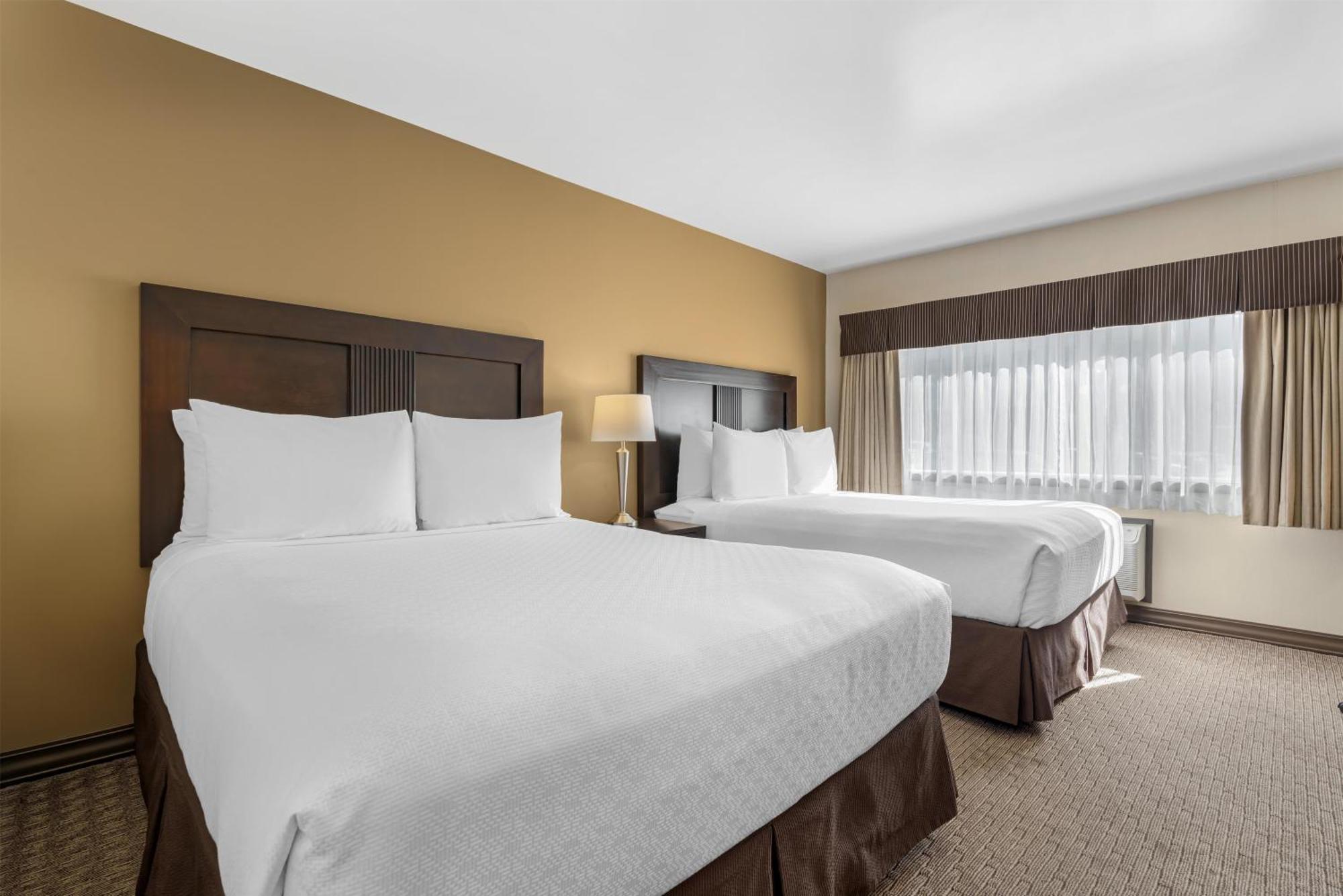 Queen Room with Two Queen Beds - Non-Smoking,1742767522:JPEG