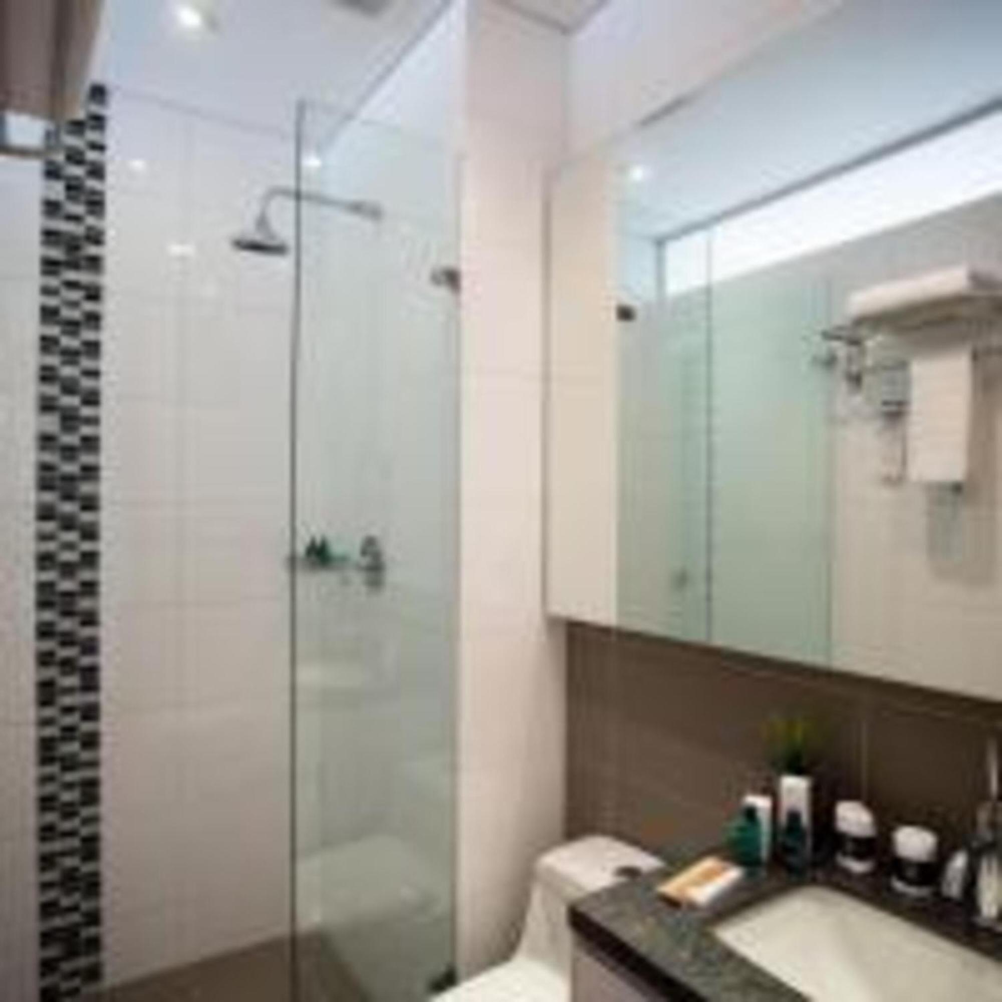 Deluxe One-Bedroom Apartment