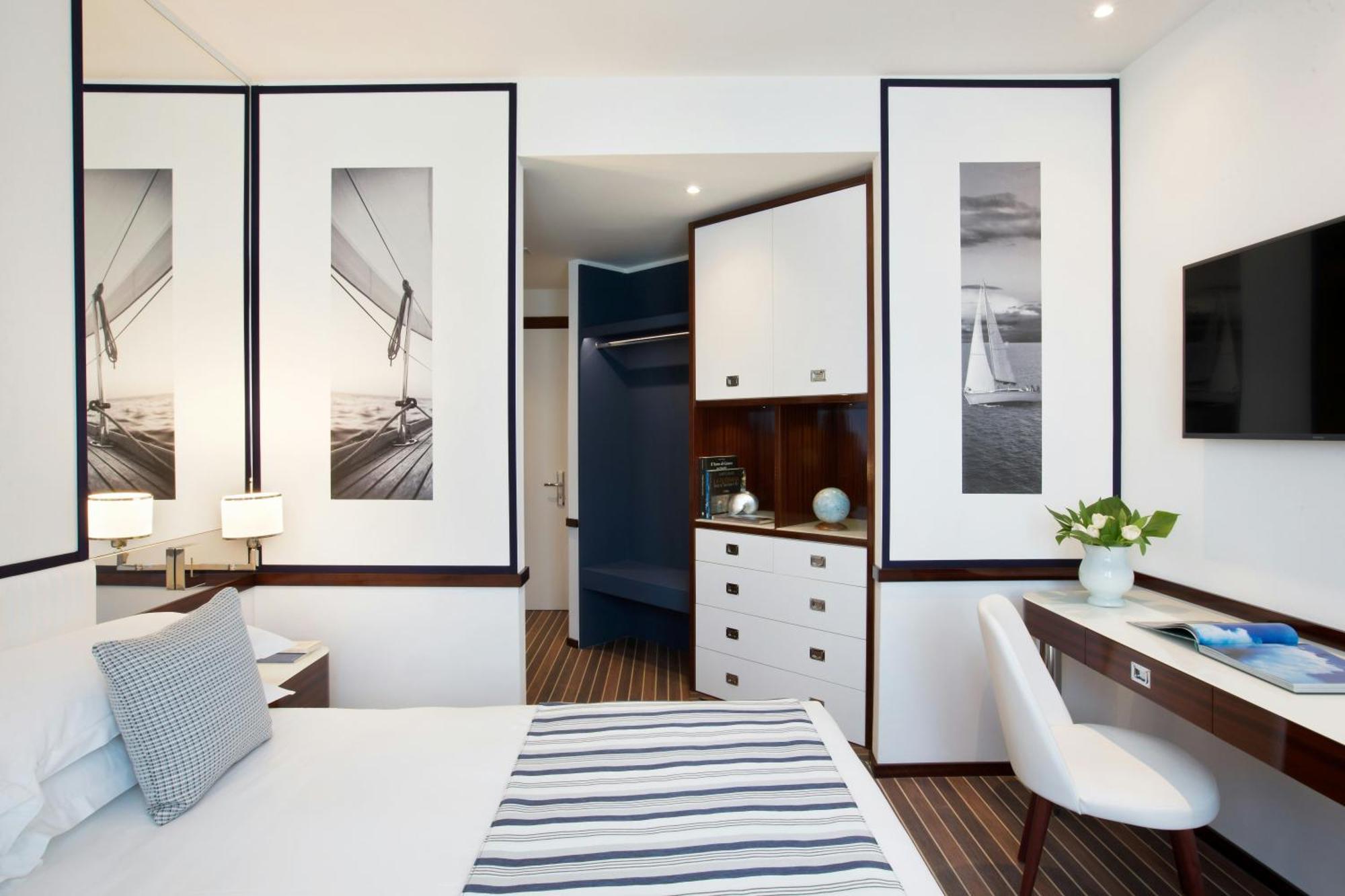 Two Connecting Double Rooms,1729994047:JPEG