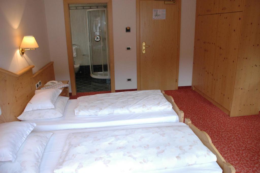 Double Room,1586125861:JPEG