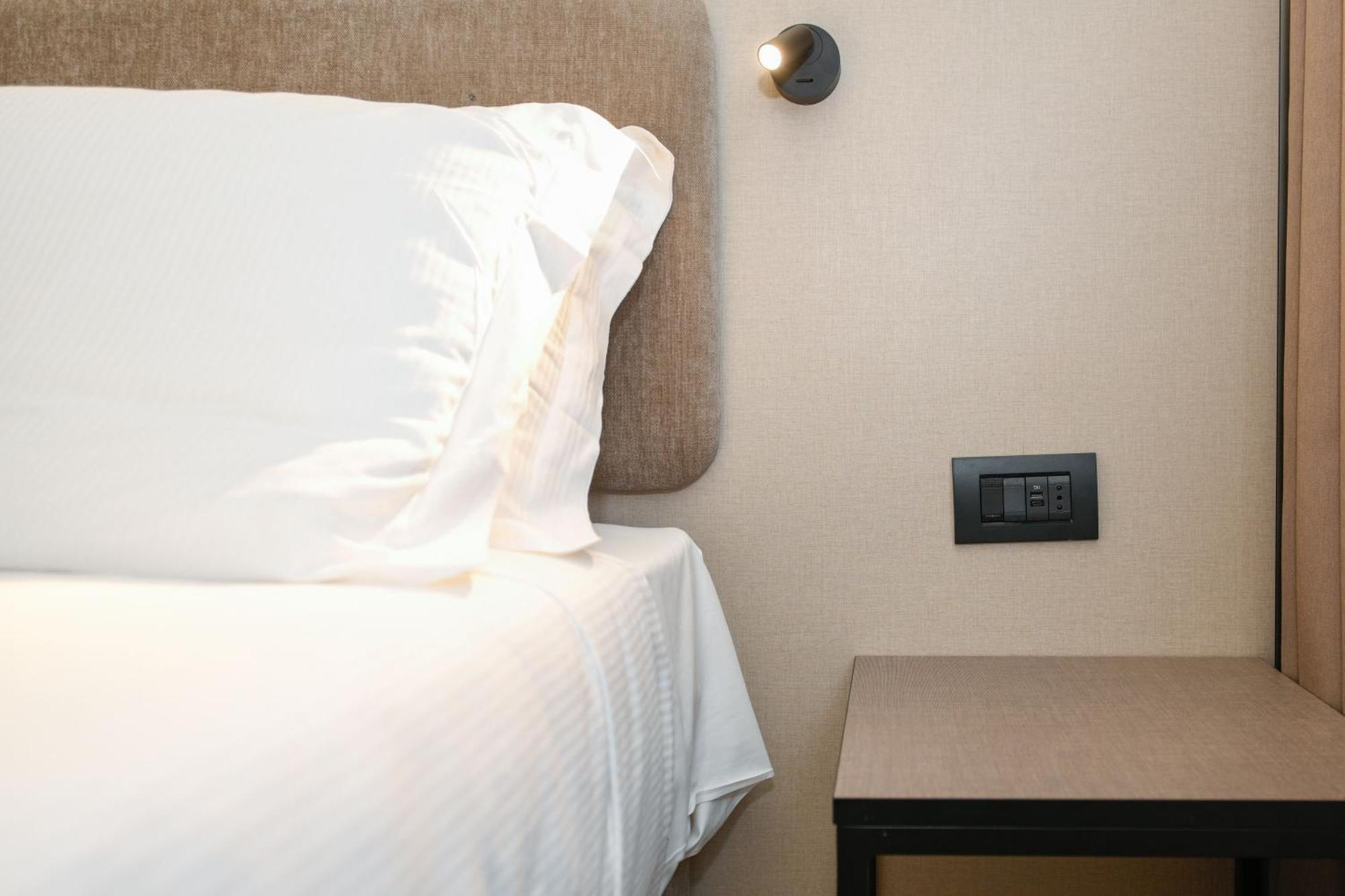 Executive Queen Room,1742611290:JPEG