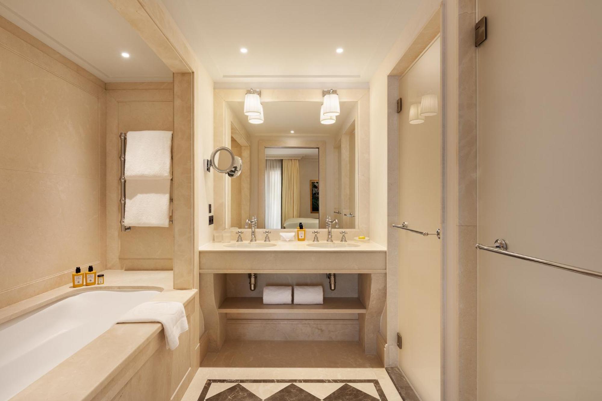 Deluxe Premium Room