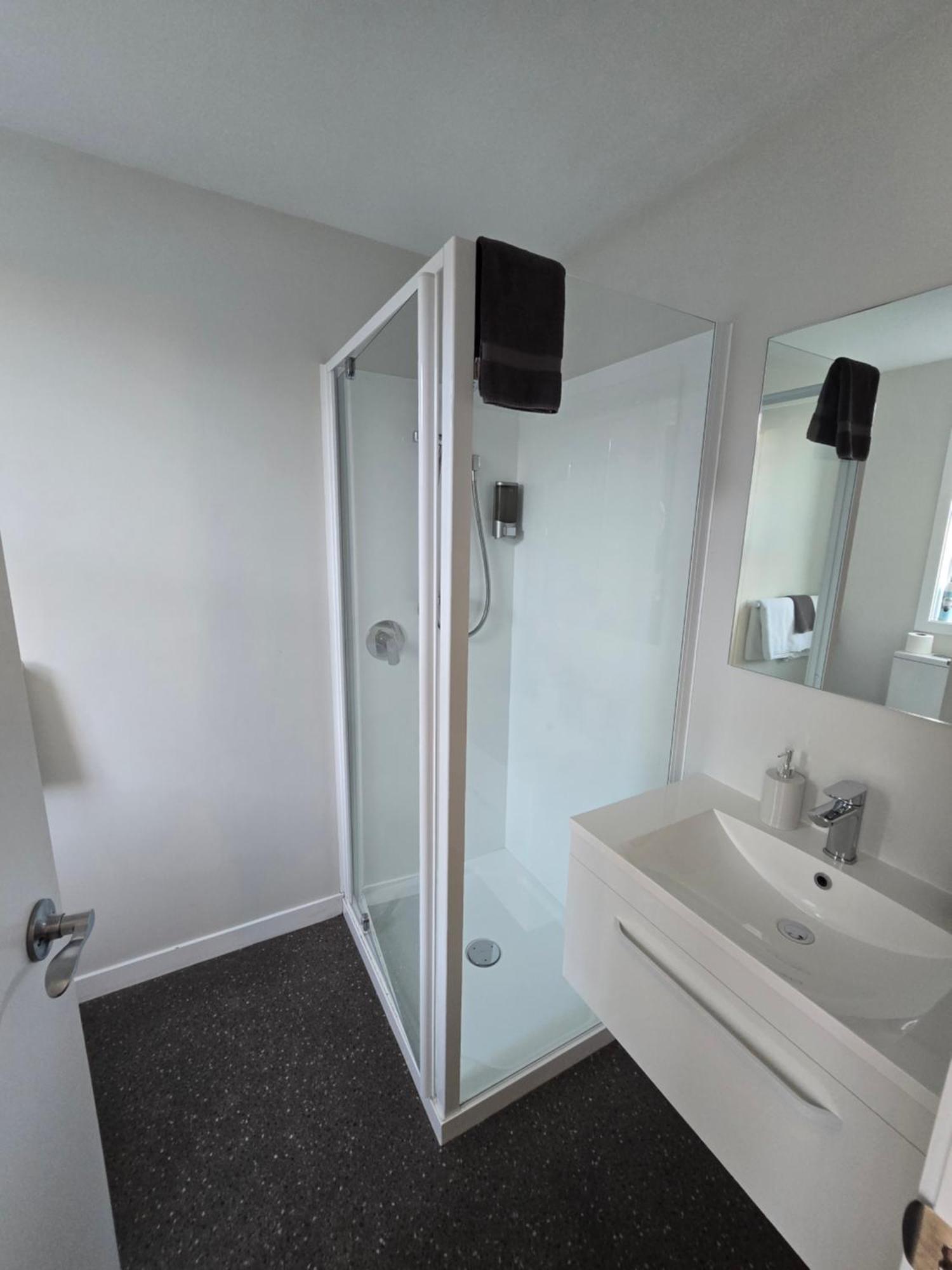 One-Bedroom Apartment (4 Adults)