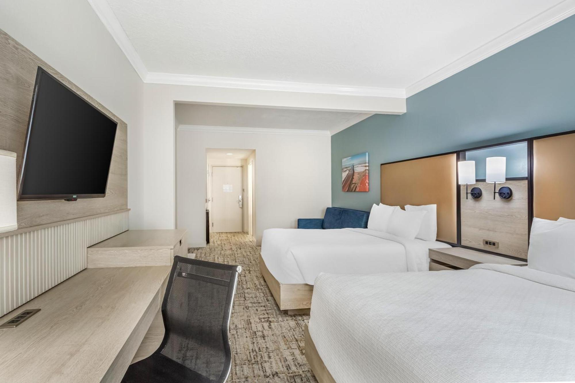 Queen Suite with Two Queen Beds