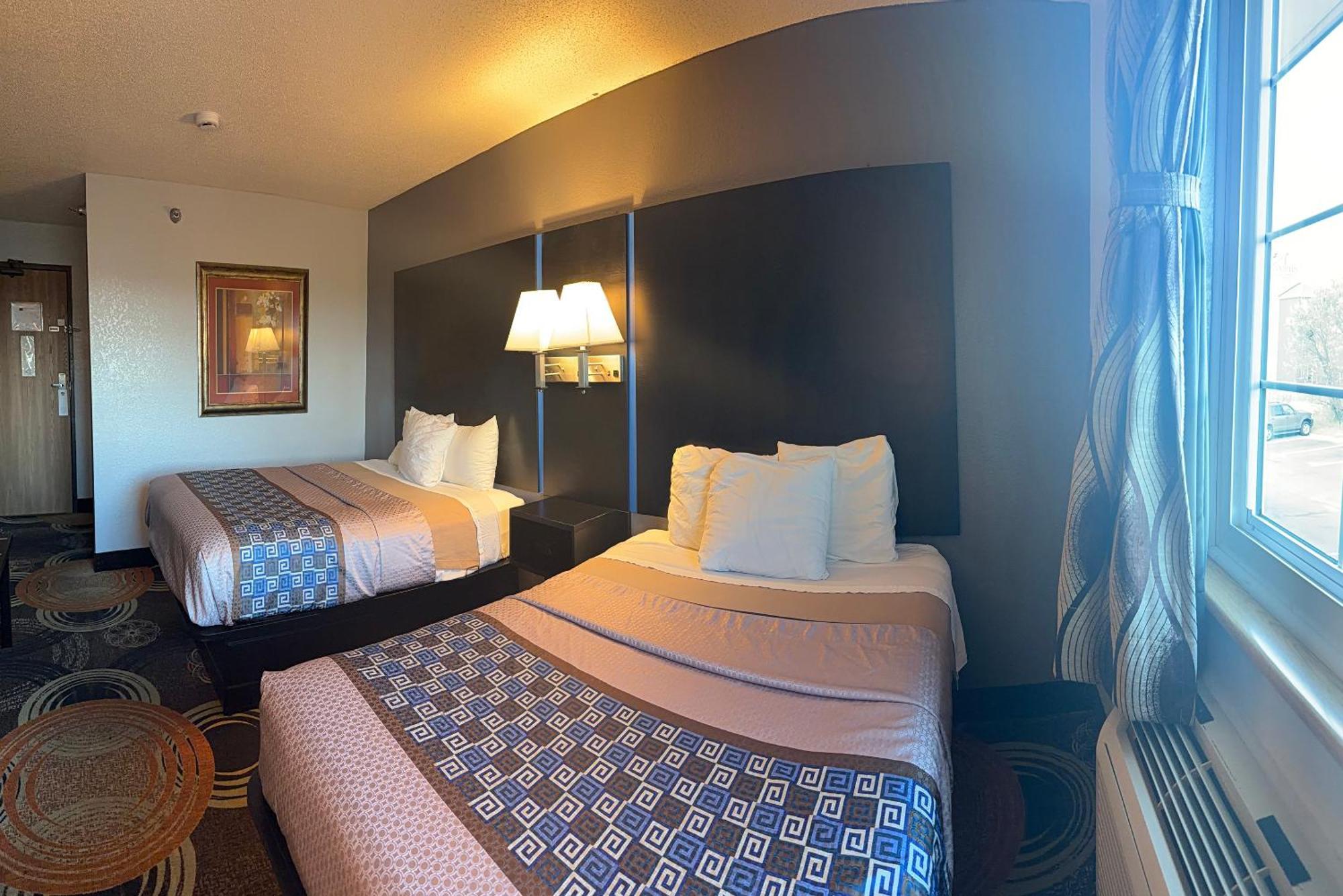 Standard Queen Room