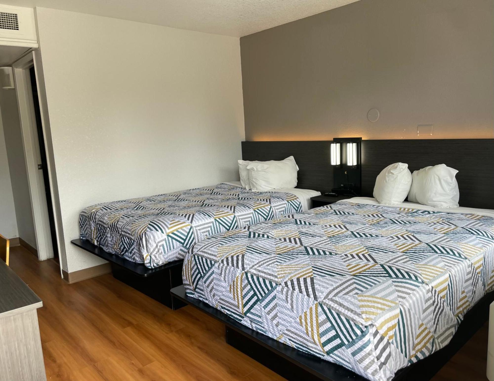 2 Full Beds | Non-Smoking