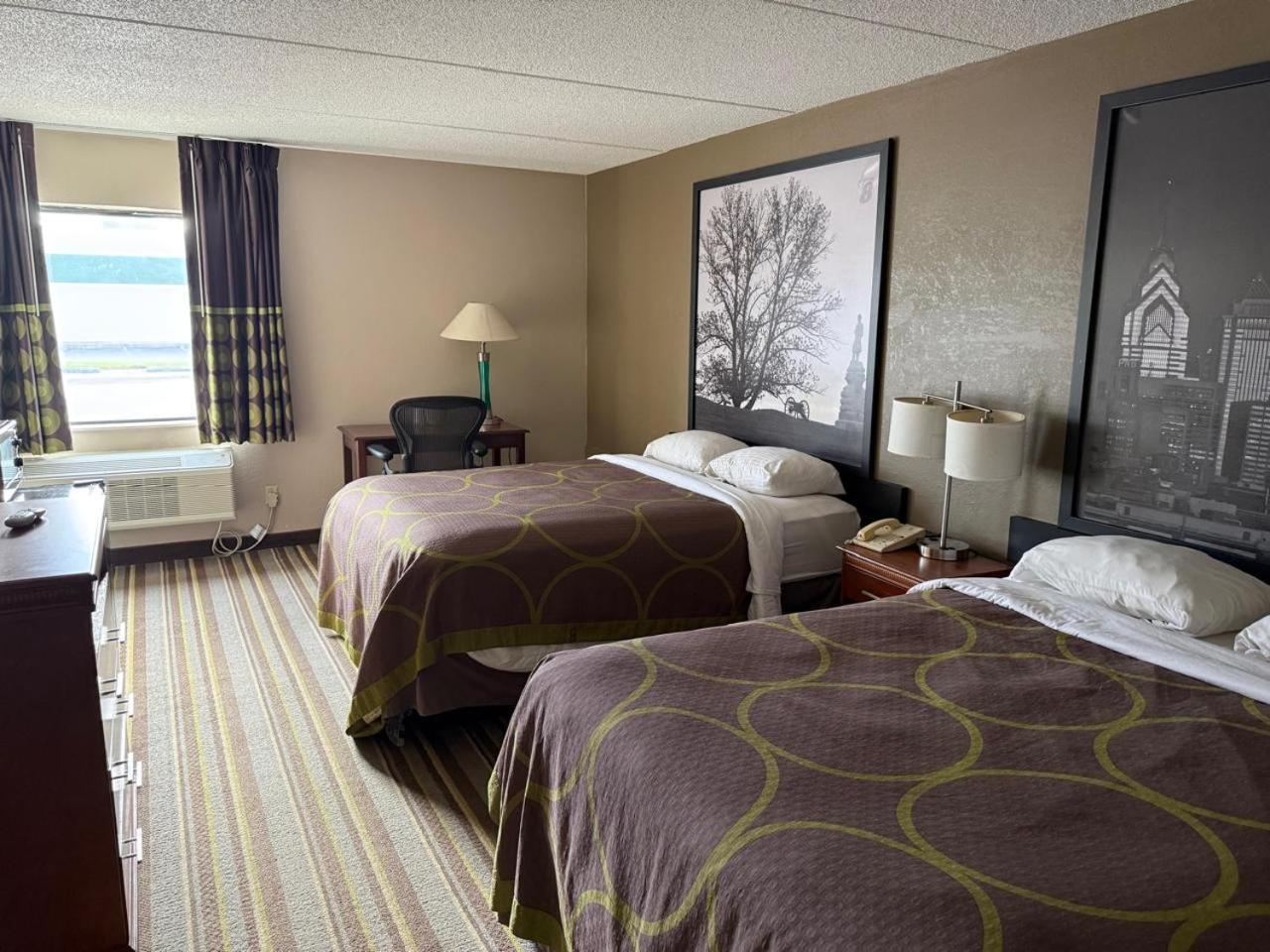 Queen Room Two Queen Beds Non-Smoking
