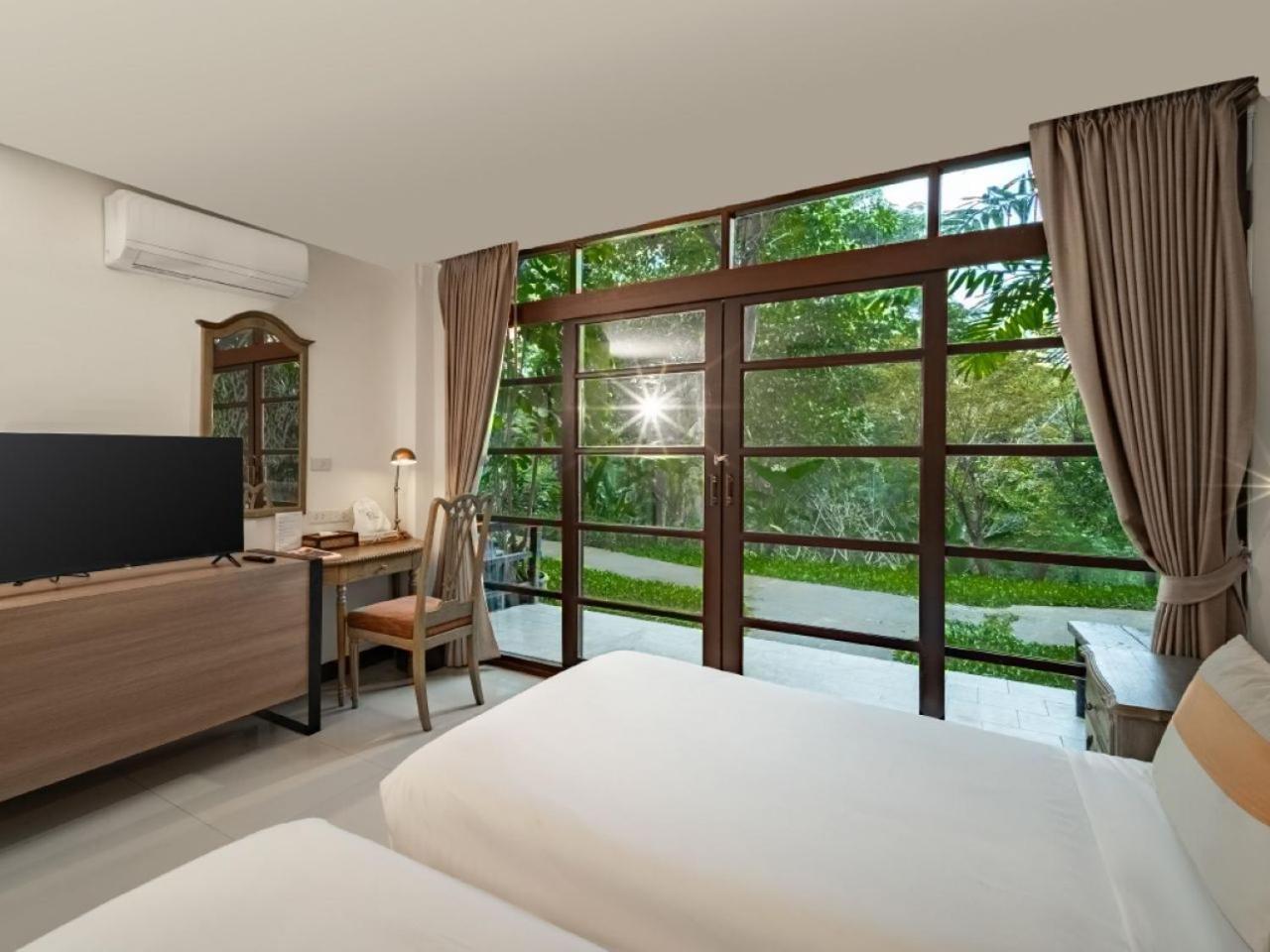 Superior Garden View