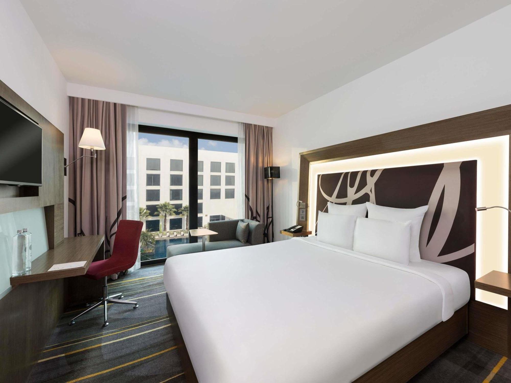 Premier King Room Pool View