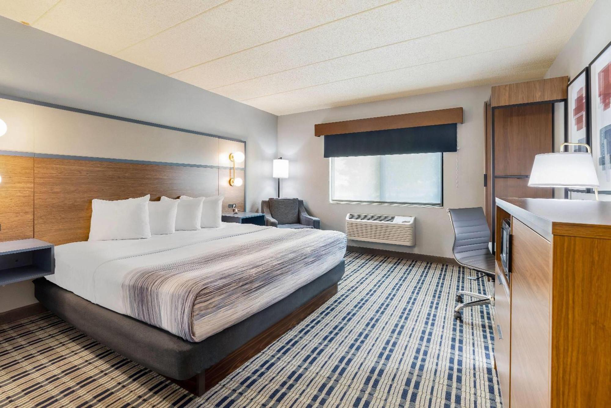 King Room Mobility Accessible or Pet Friendly or Non-Smoking,1731531966:JPEG