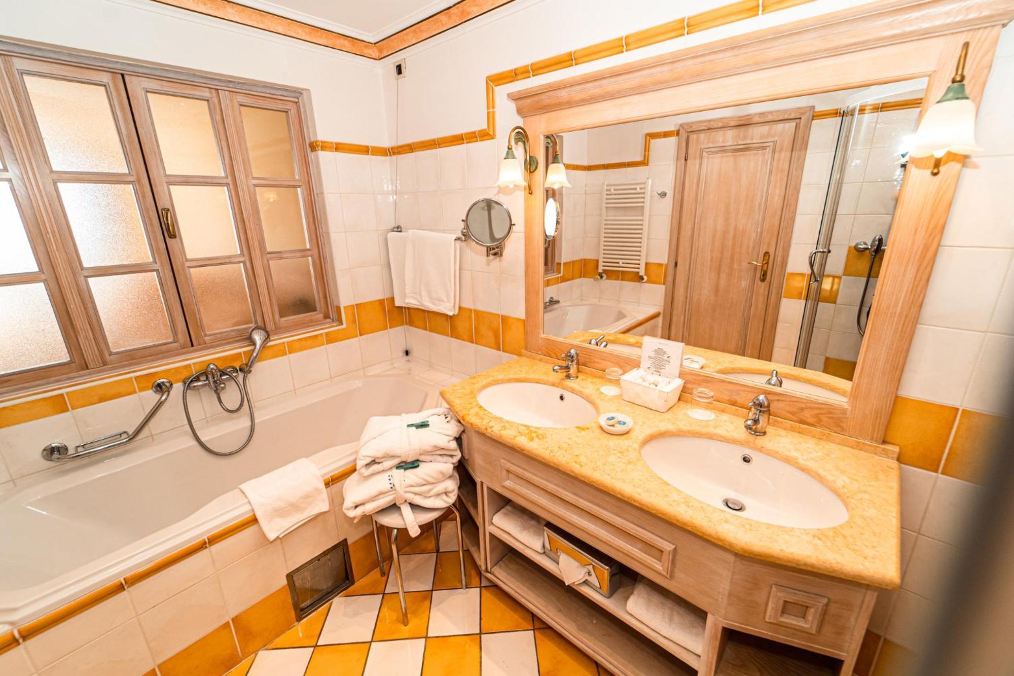 Deluxe Double Room with Sea View