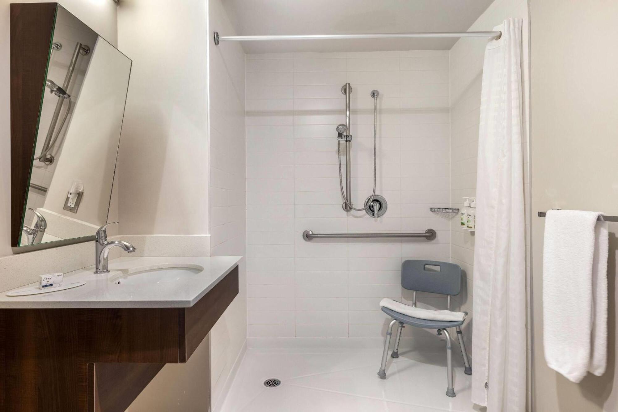 Queen Room Mobility Access or Non-Smoking