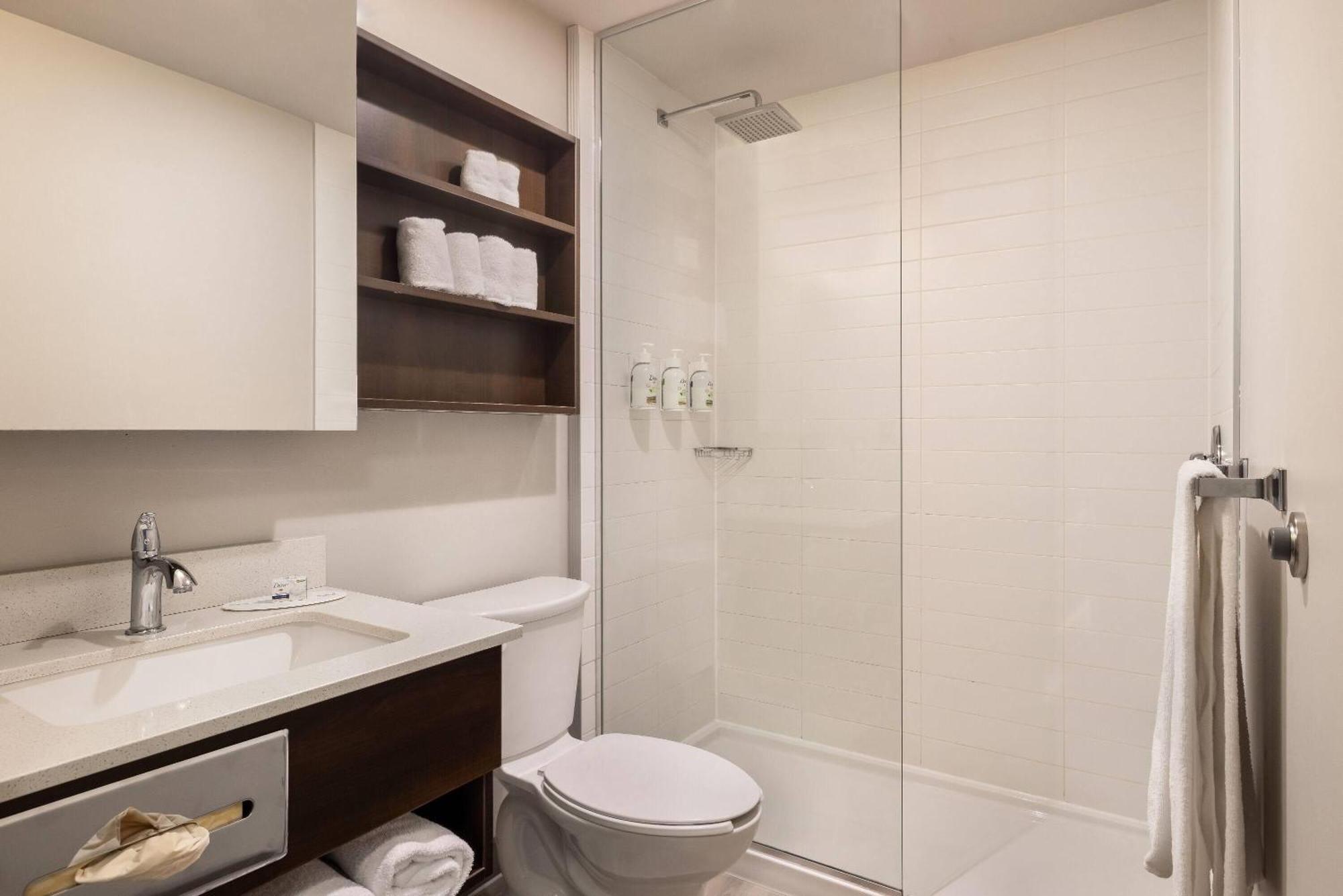 Queen Studio Suite Kitchenette Non-Smoking
