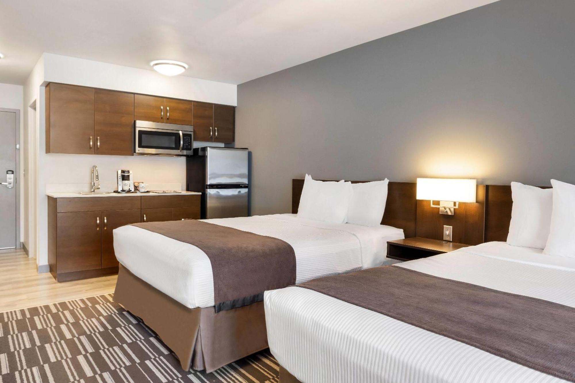 Studio Suite Two Queen Beds Non-Smoking