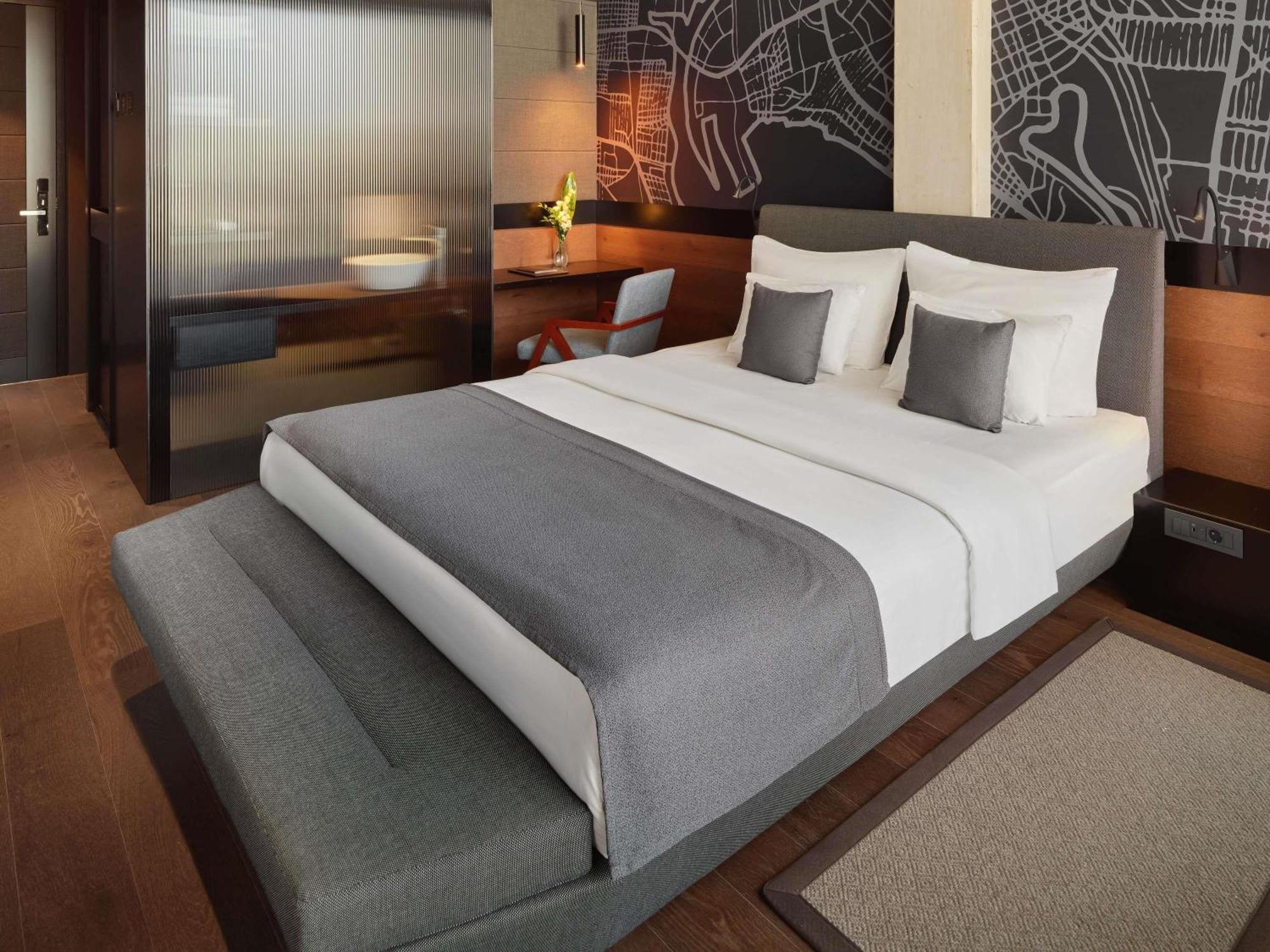 Deluxe Room King Bed