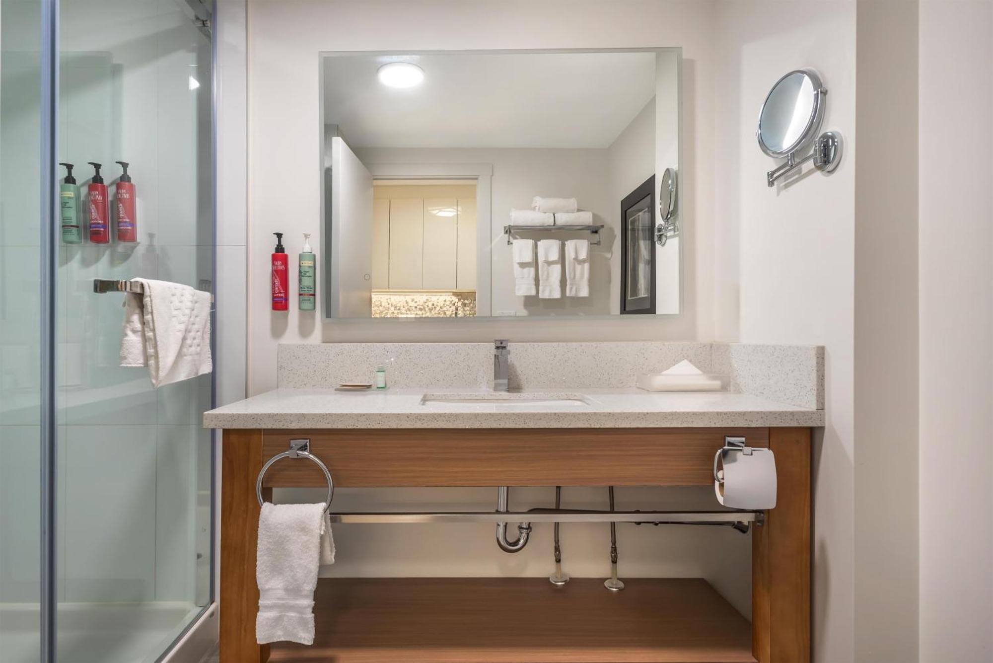 King Room Kitchenette Non-Smoking